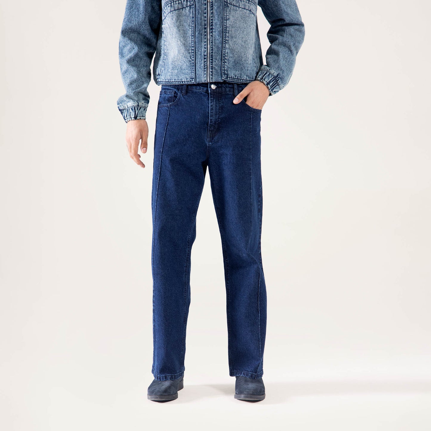 CLASSIC LOOSE FIT JEANS