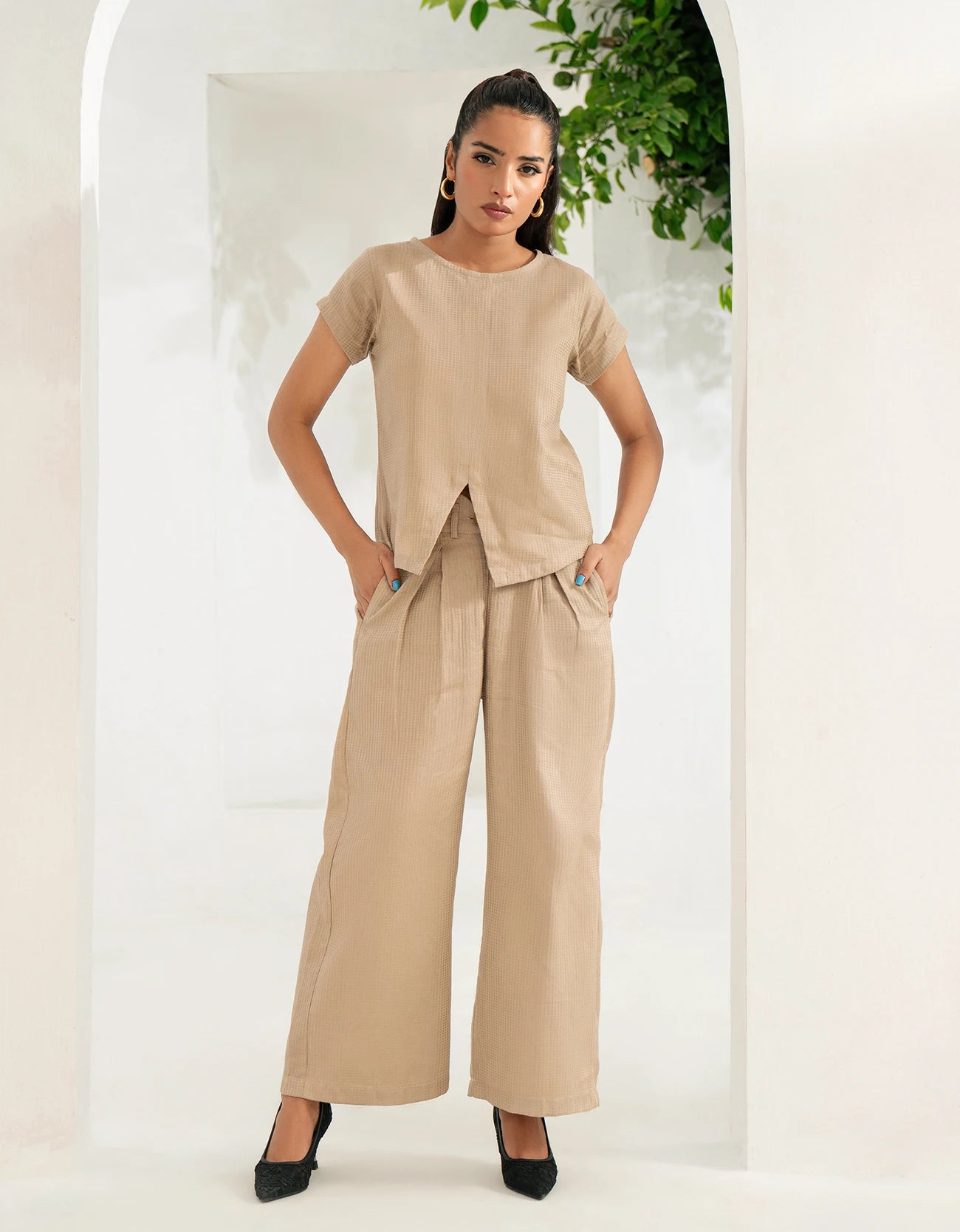 TEXTURED CAP SLEEVE TOP