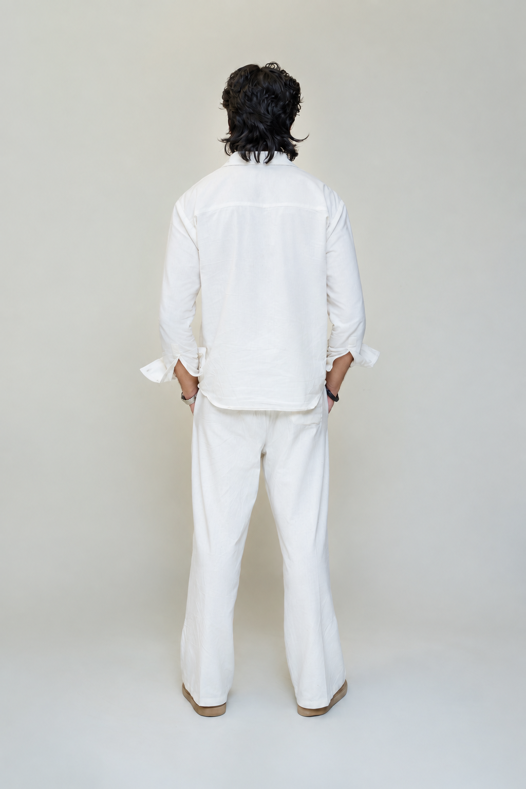 MAN BASIC COLLAR SHIRT