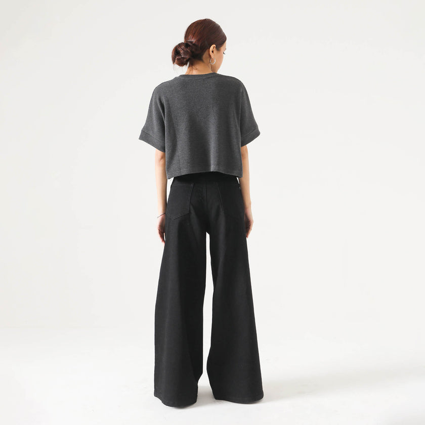 TEXTURED BOXY CROPPED TEE