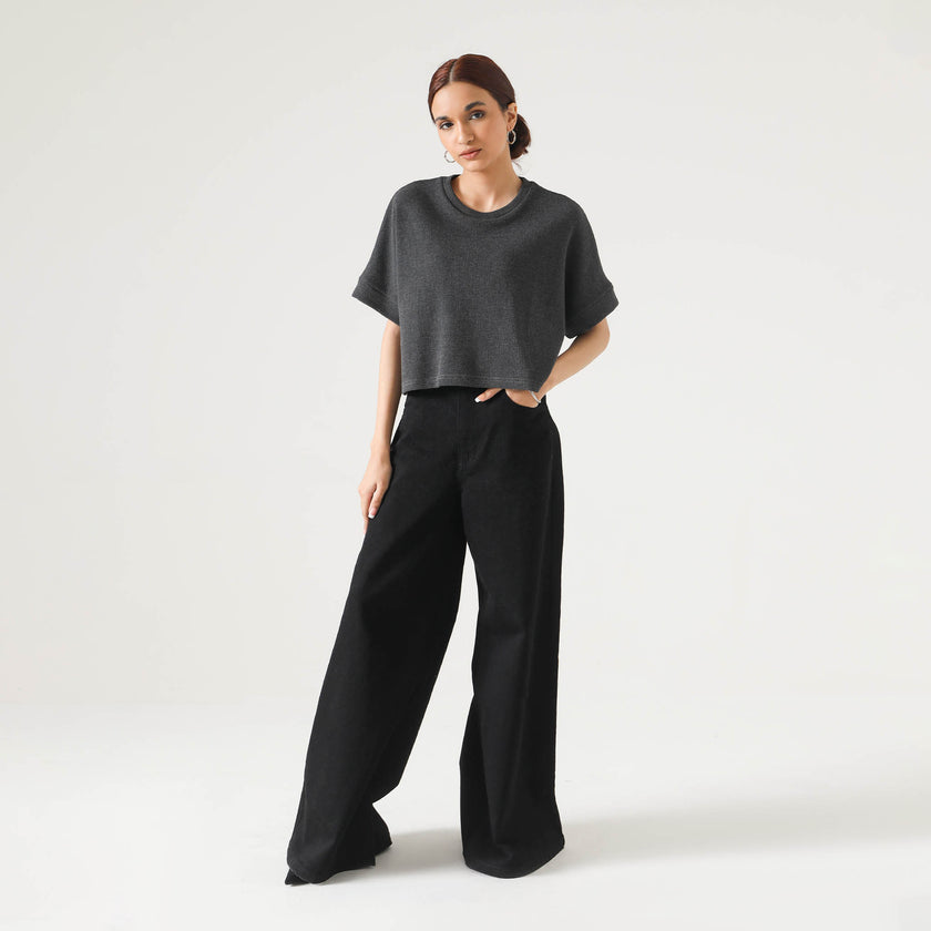 TEXTURED BOXY CROPPED TEE