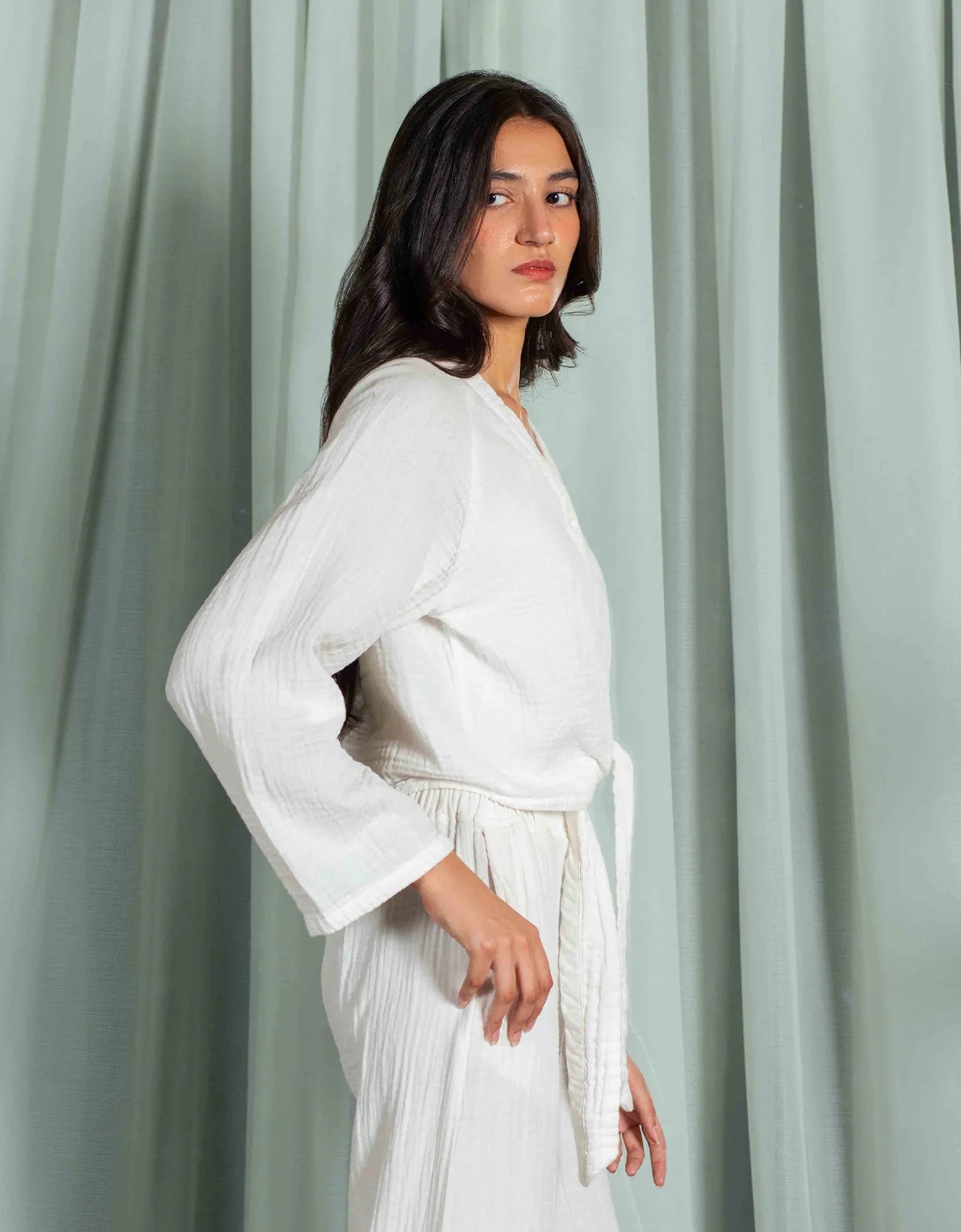 MUSLIN KNOTTED BUTTON UP TOP