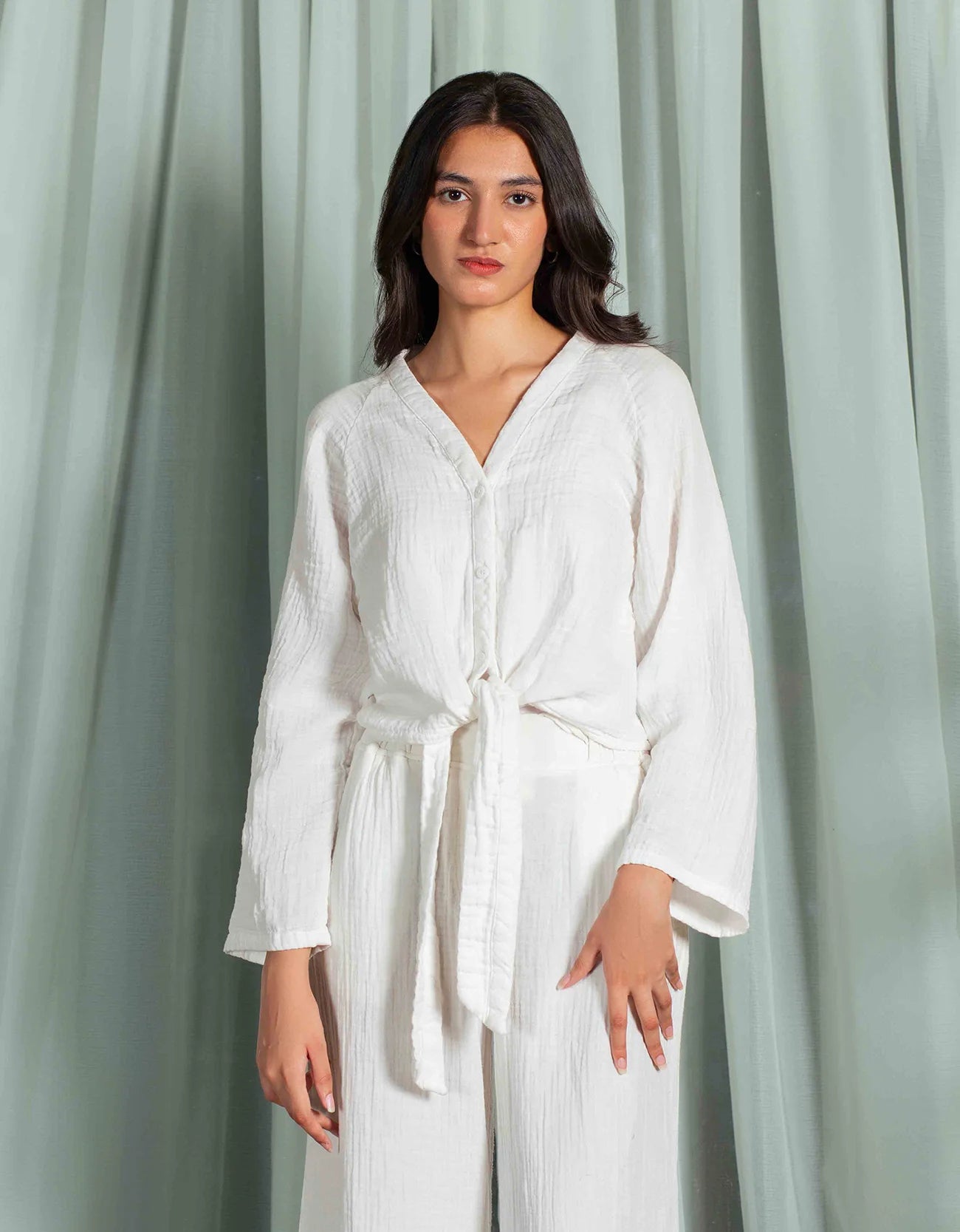 MUSLIN KNOTTED BUTTON UP TOP