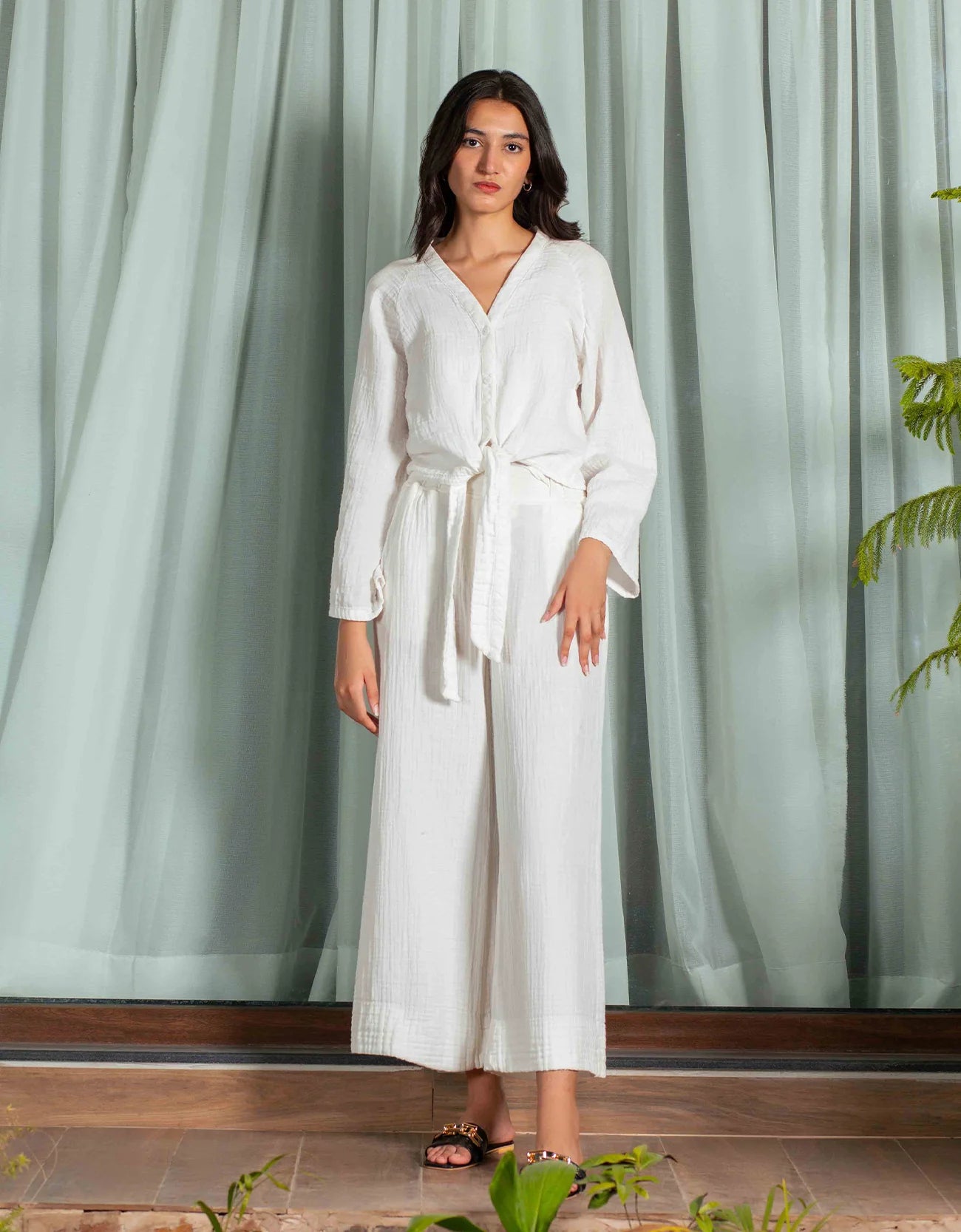 MUSLIN KNOTTED BUTTON UP TOP