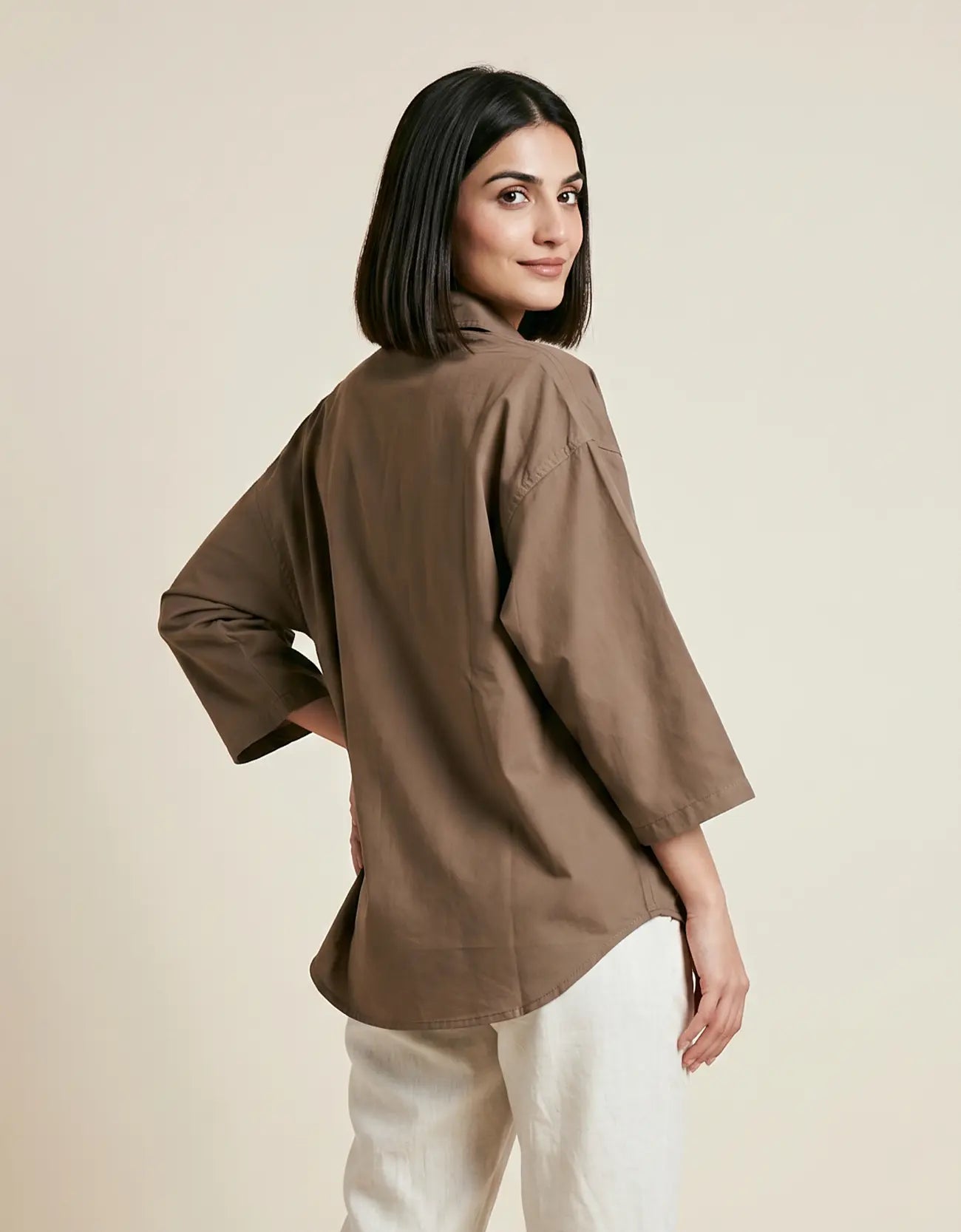 RELAXED V-NECK SHIRT