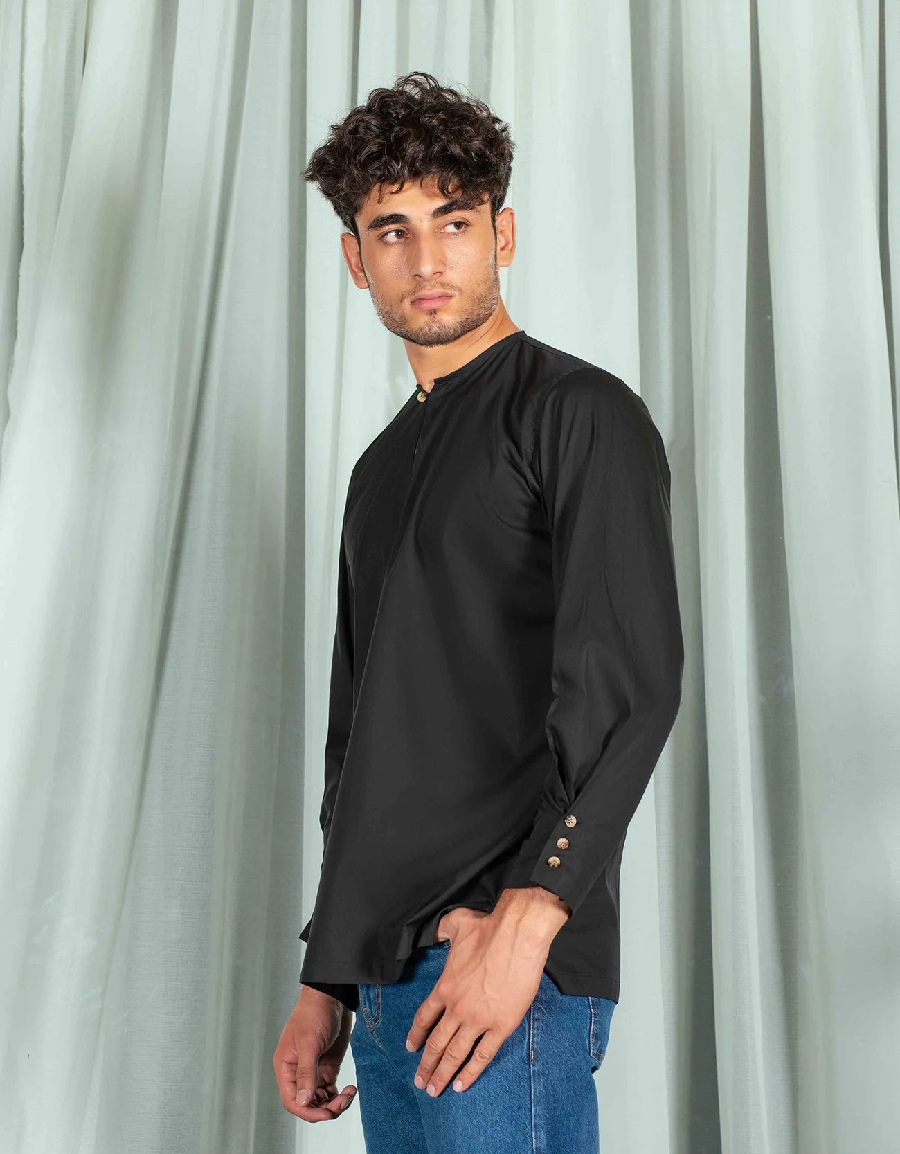 MEN’S CREW NECK KURTA