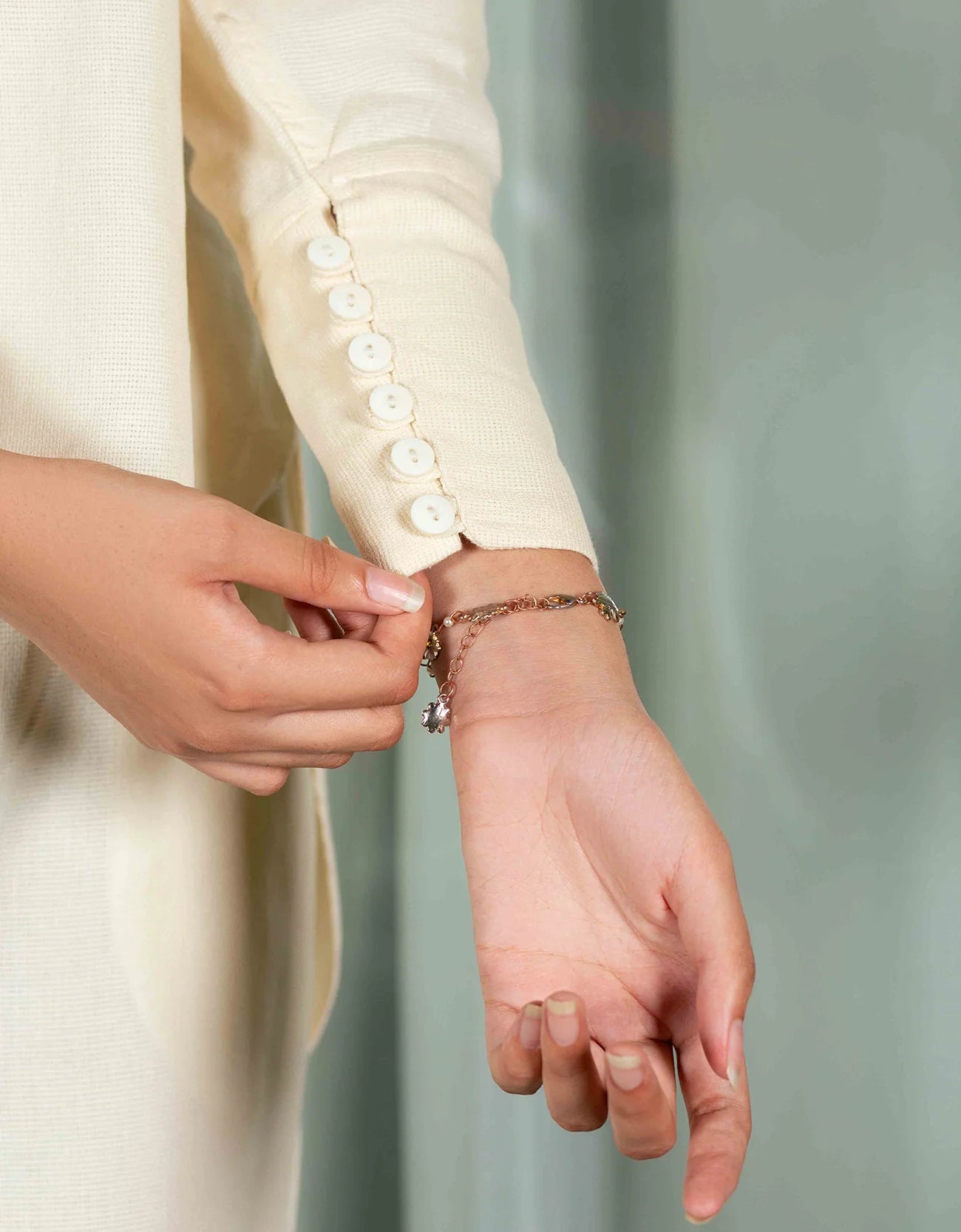 JACQUARD COLLARED BACK TALE SHIRT