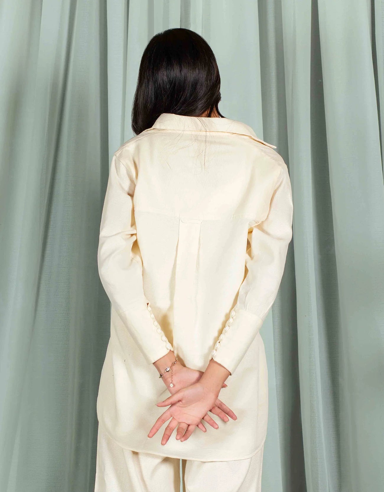 JACQUARD COLLARED BACK TALE SHIRT