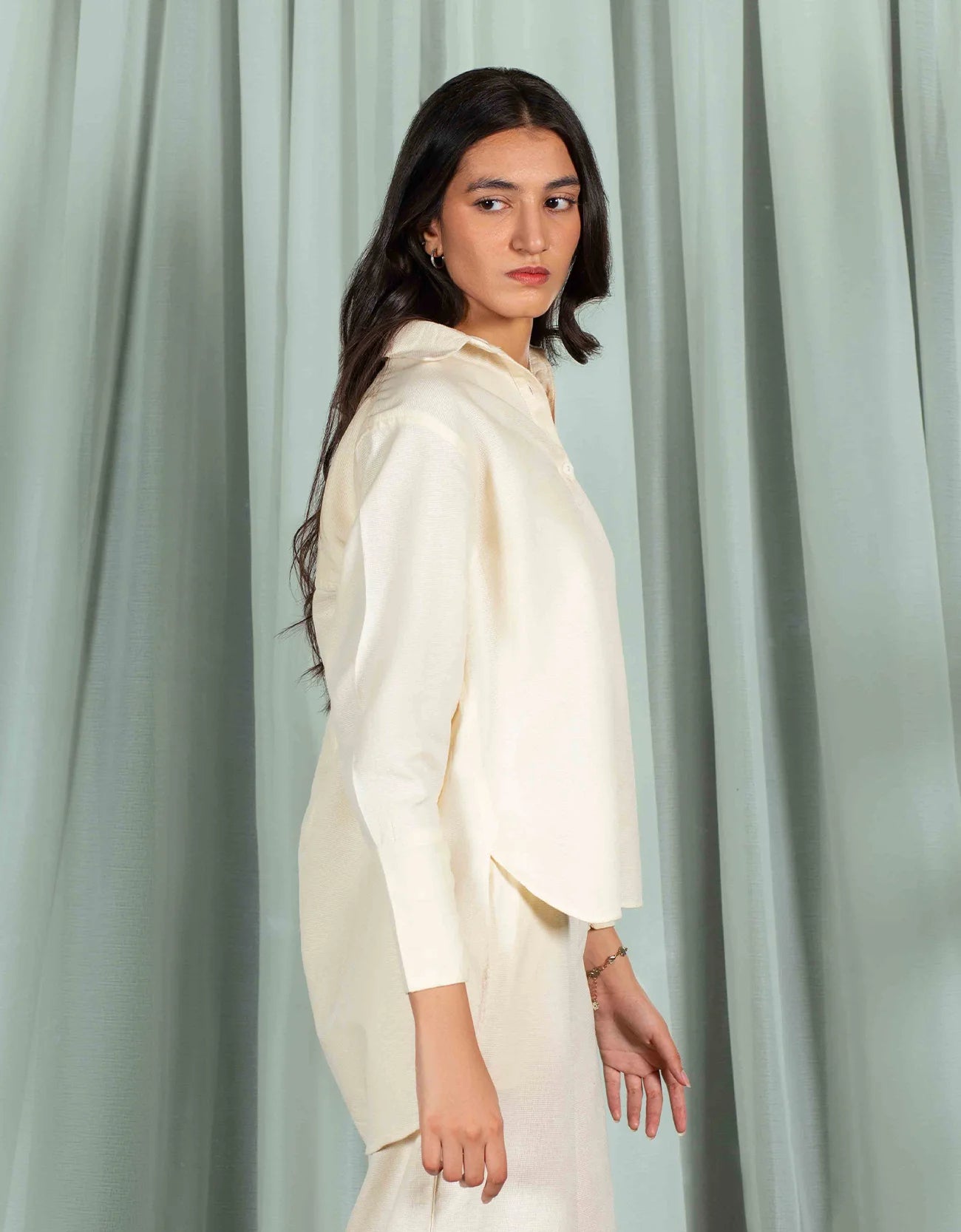 JACQUARD COLLARED BACK TALE SHIRT