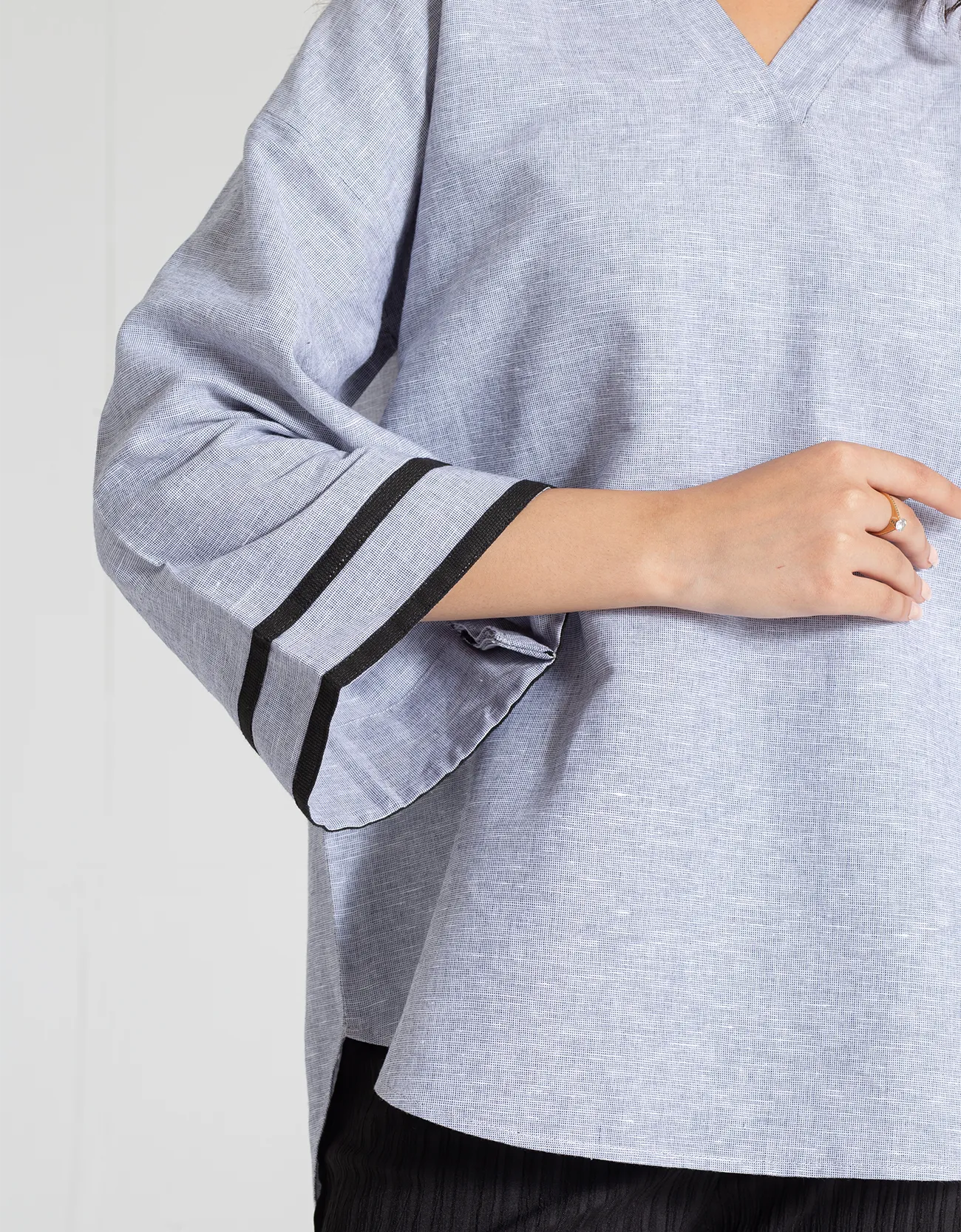 JHONNY COLLAR CURVED HEM SHIRT