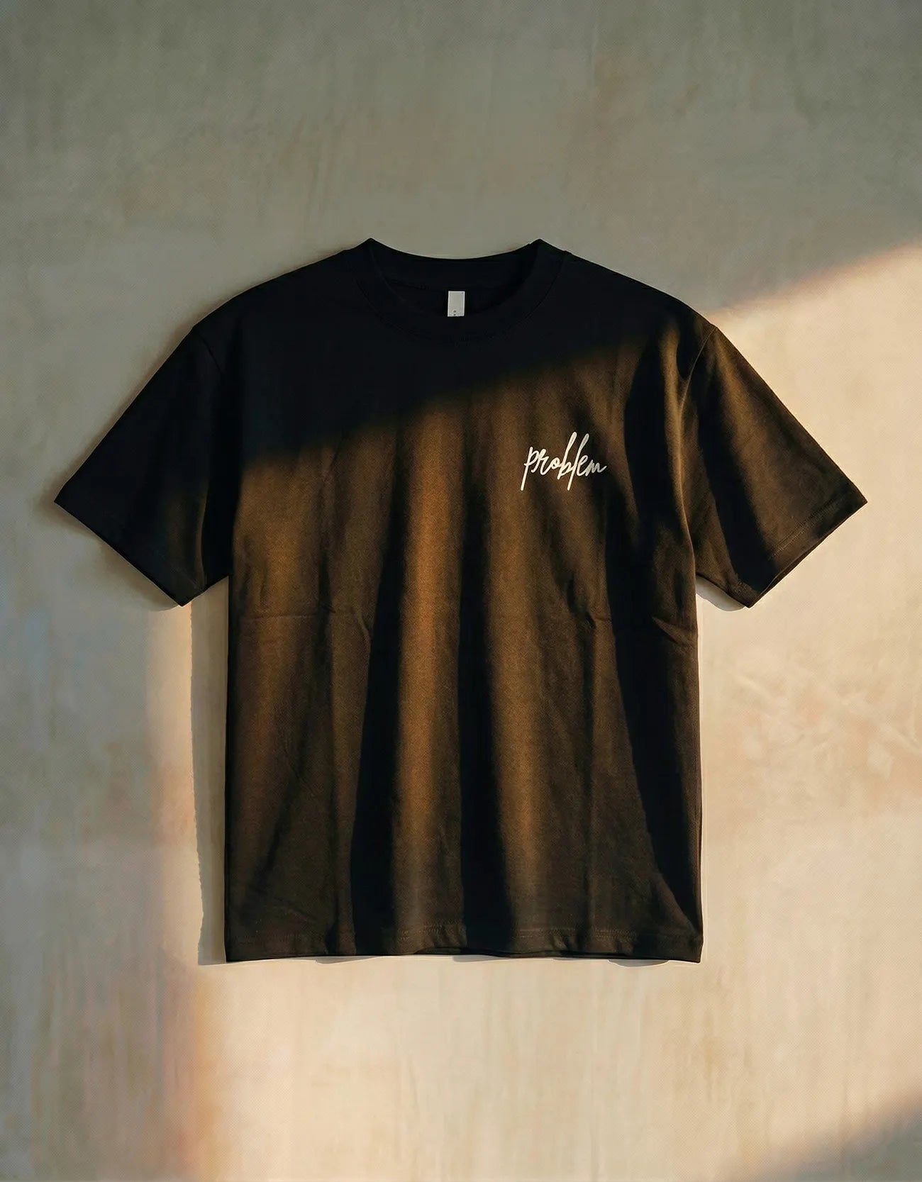 CURSIVE GRAPHIC TEE