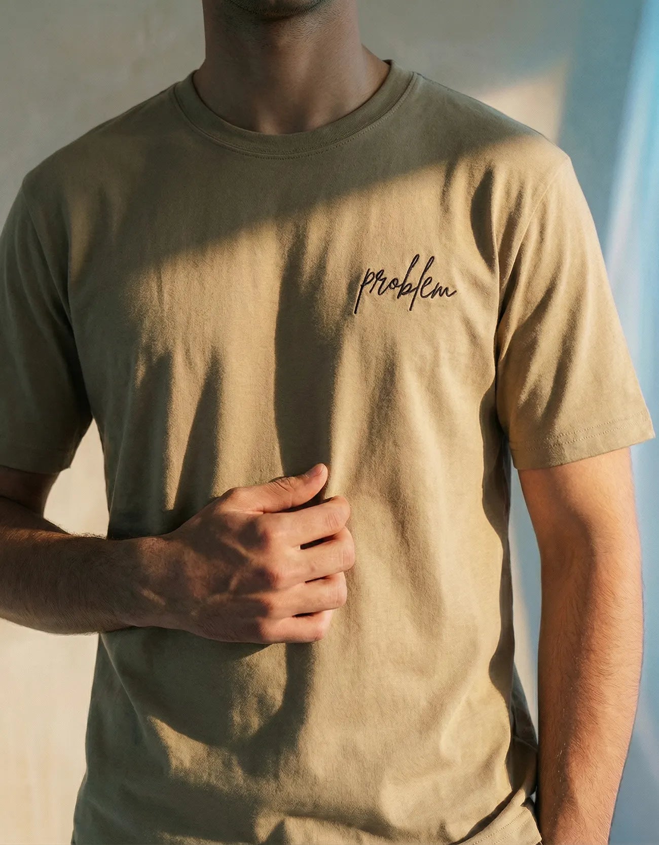 CURSIVE GRAPHIC TEE