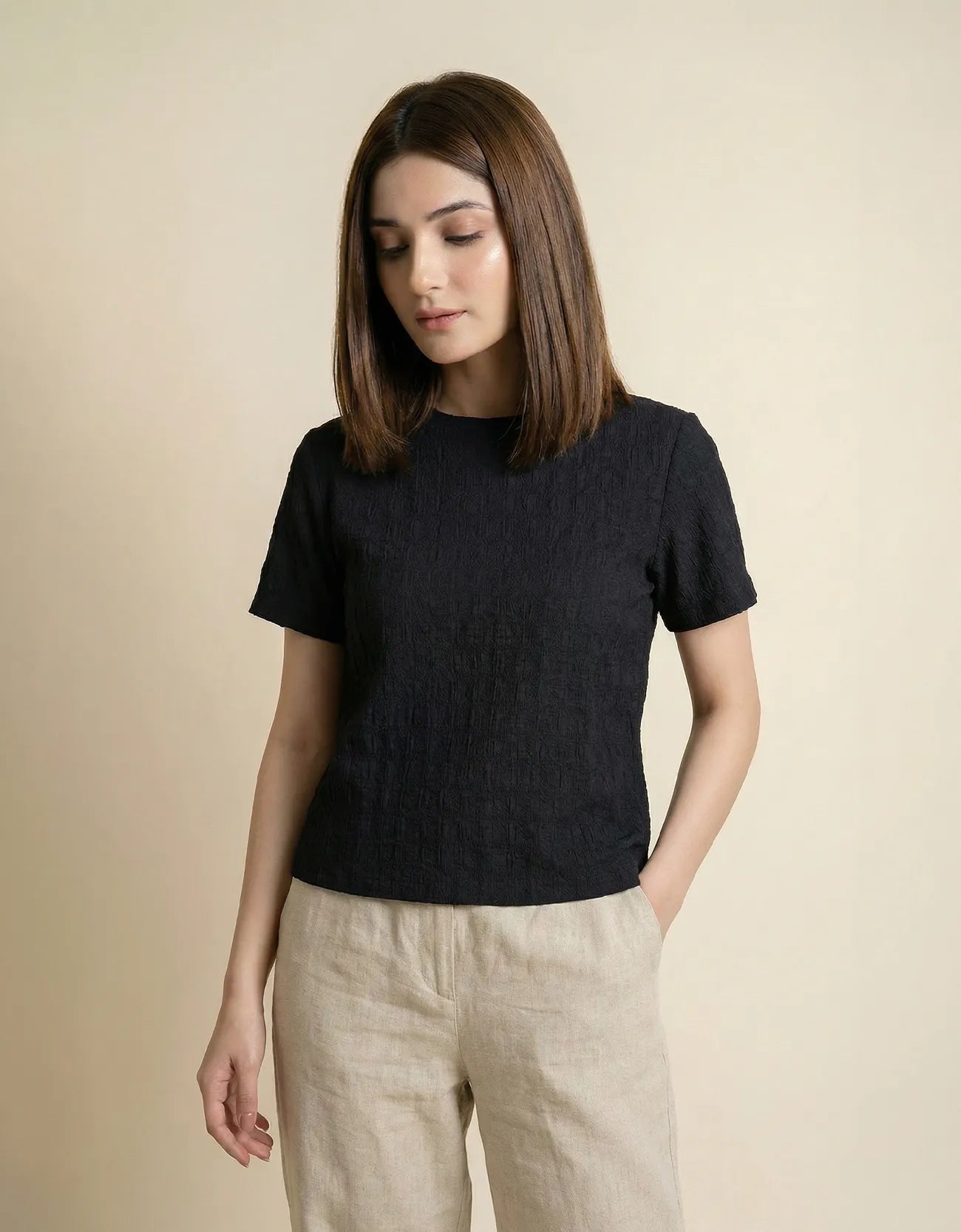 CHECKERED CREW NECK TEE