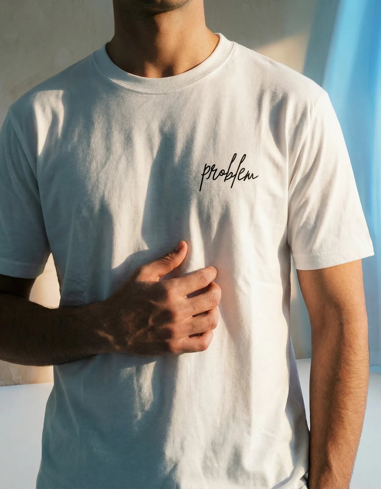 CURSIVE GRAPHIC TEE