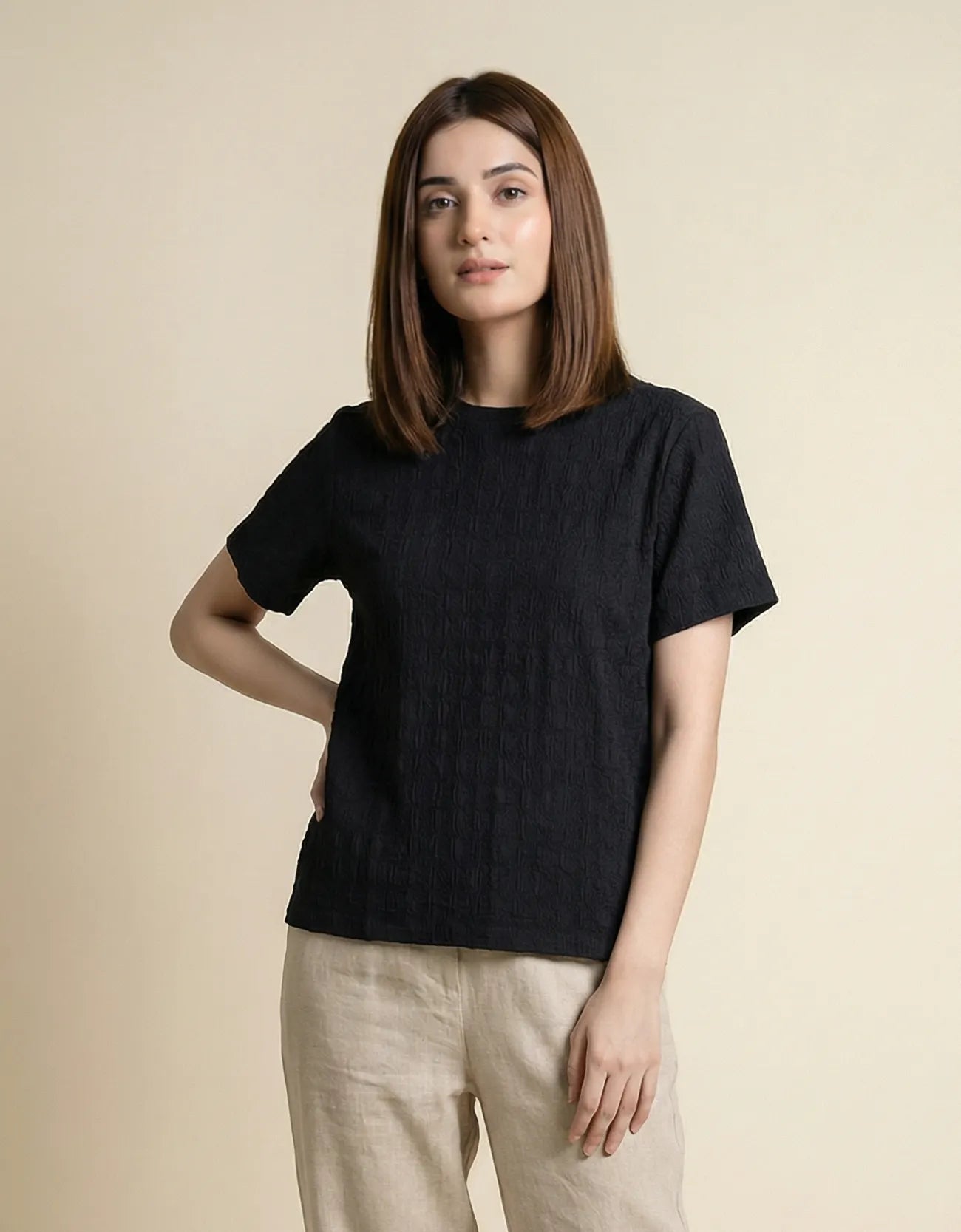 CHECKERED CREW NECK TEE