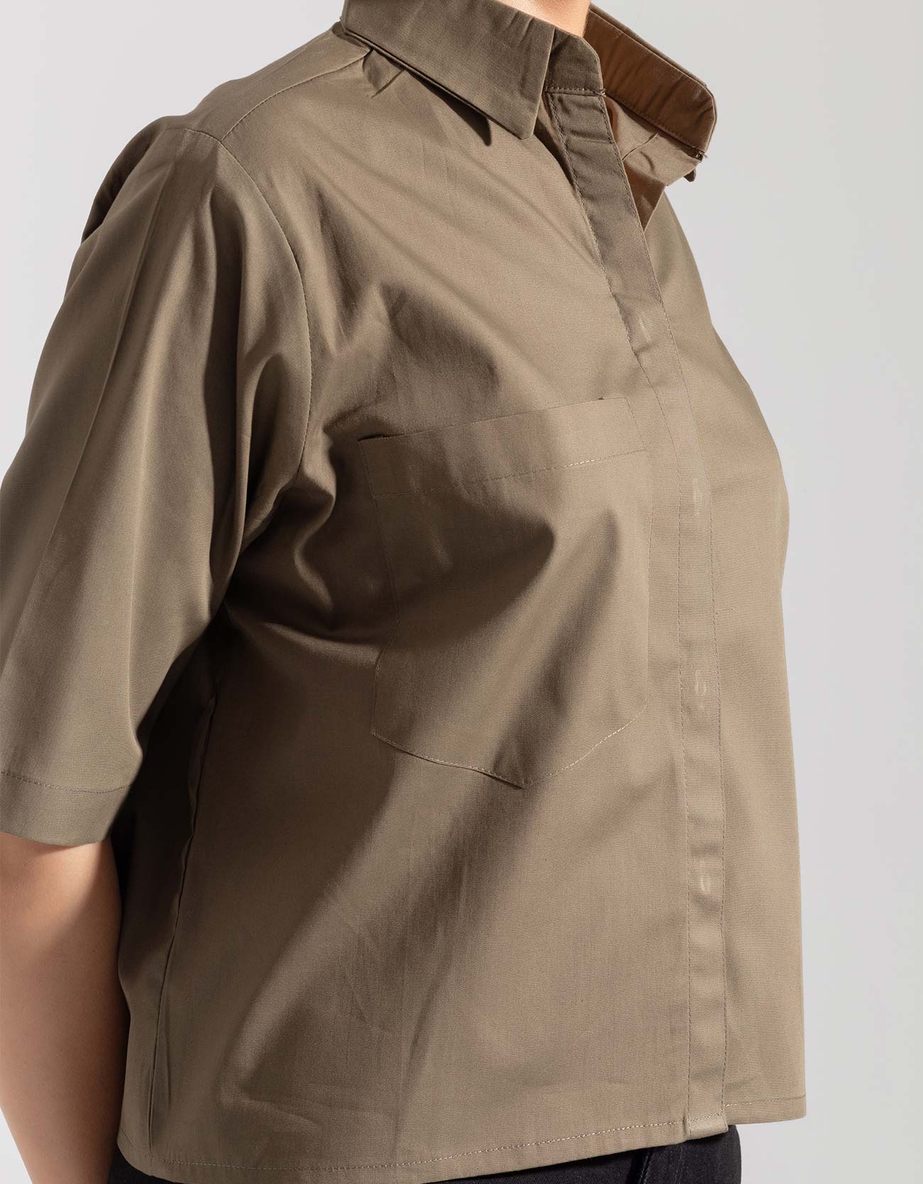 CROPPED PATCH POCKET SHIRT