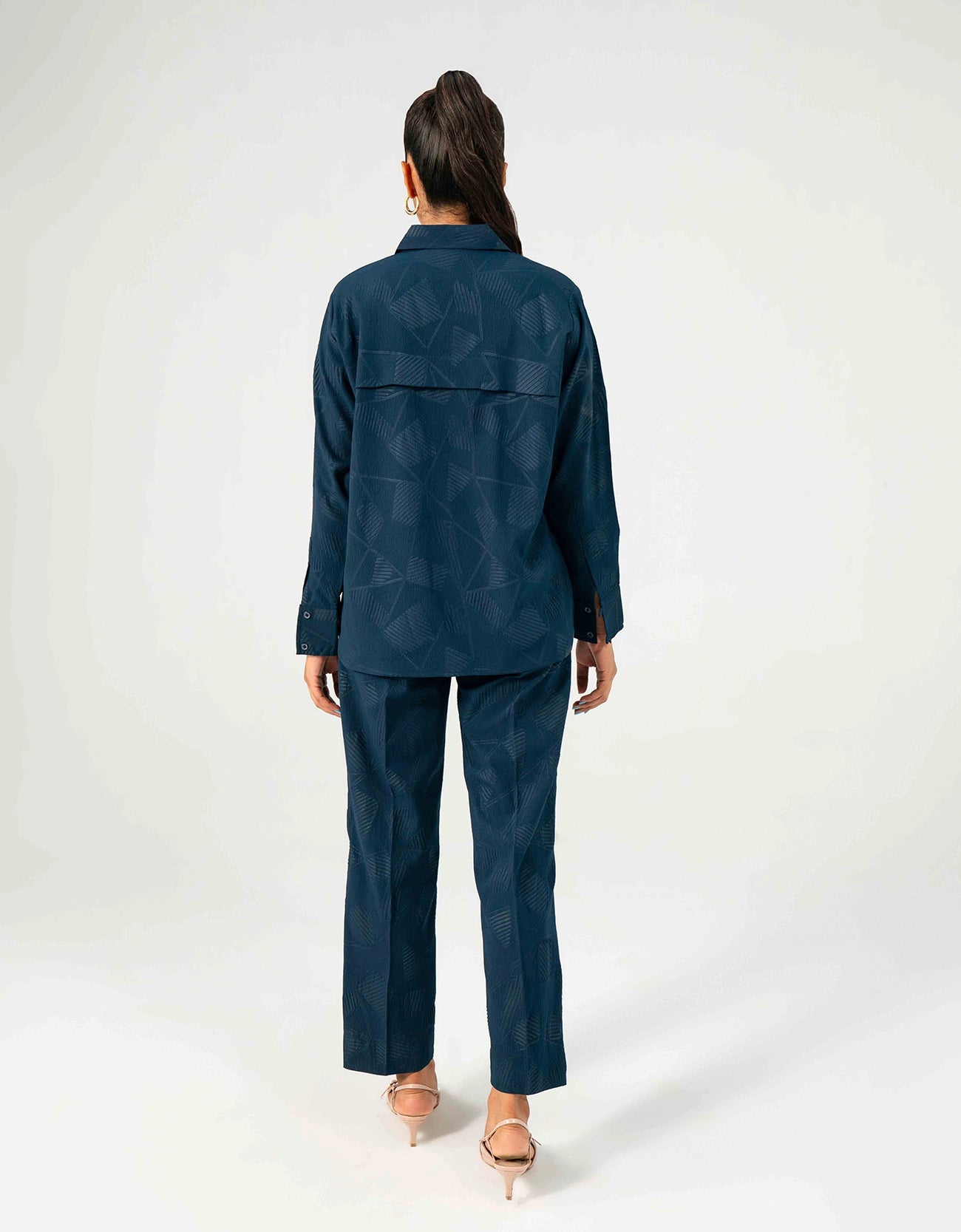 SELF TEXTURED SHIRT WITH LOOPS