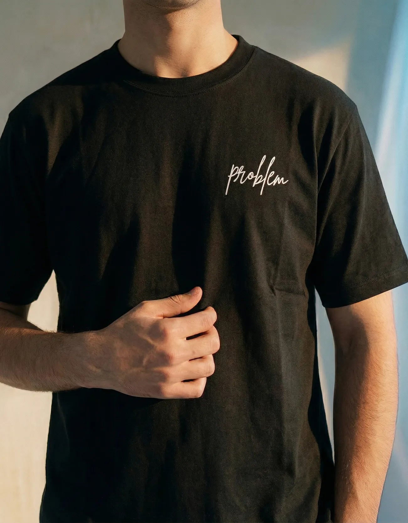 CURSIVE GRAPHIC TEE