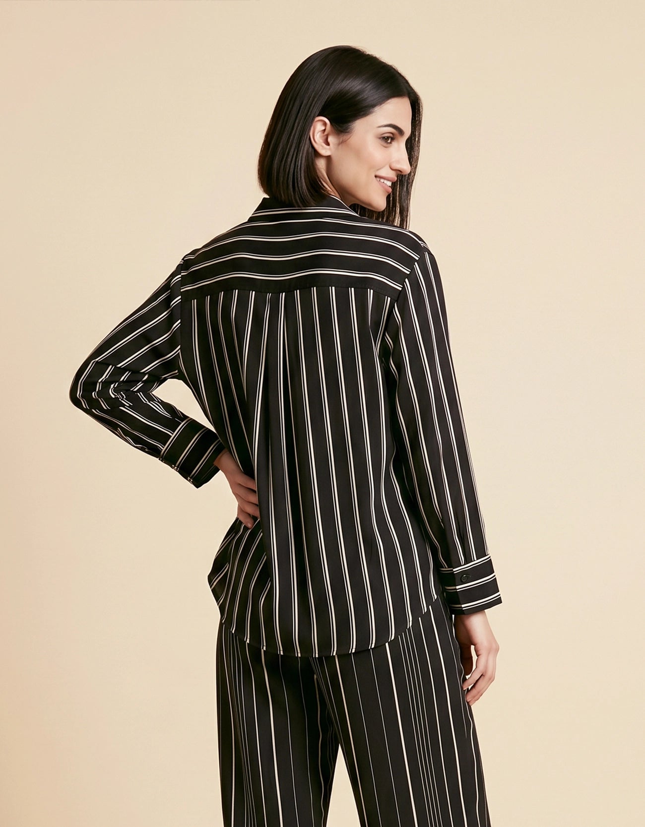 VERTICAL STRIPE BUTTON SHIRT