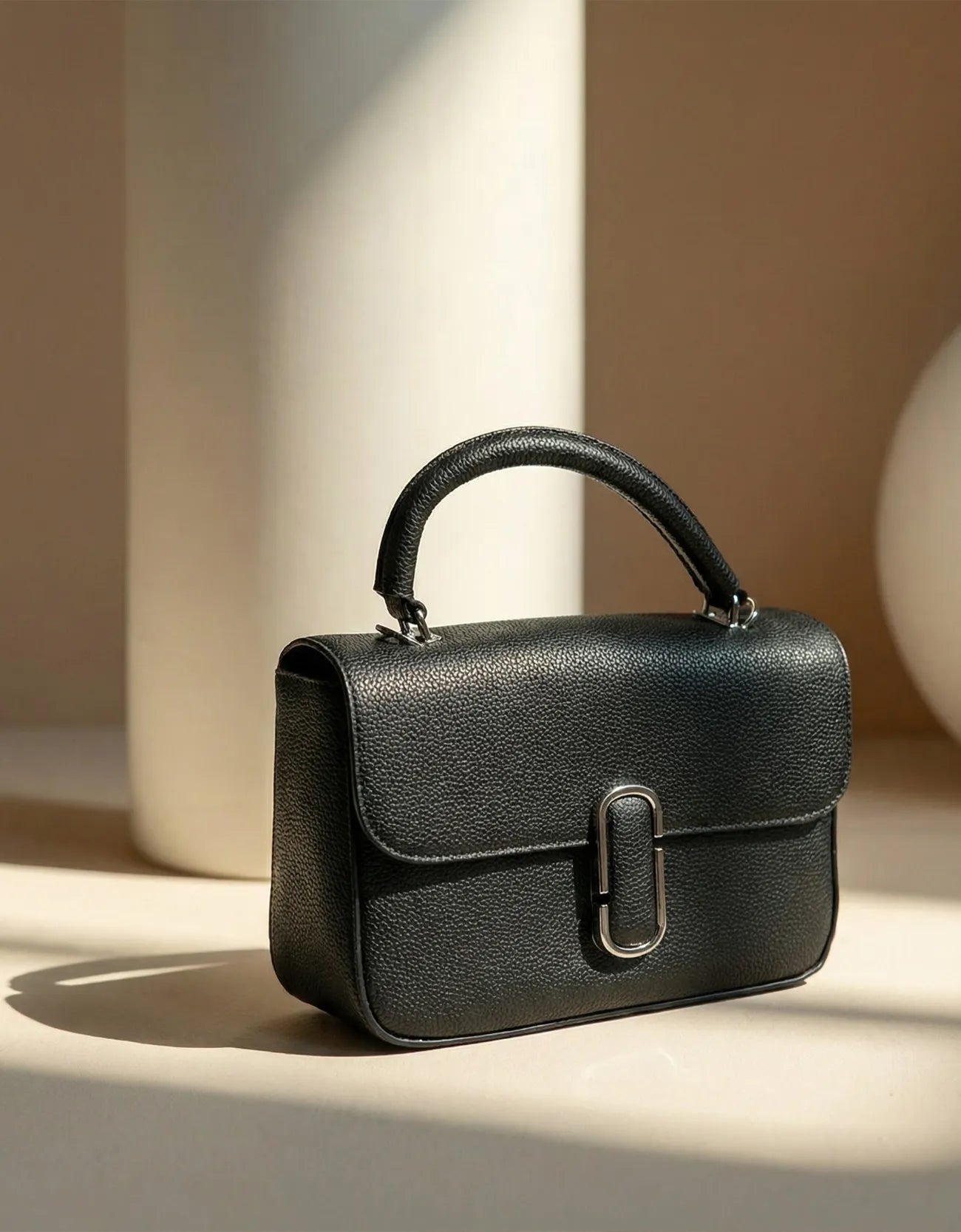 NOVA MINI HARD CASE BAG