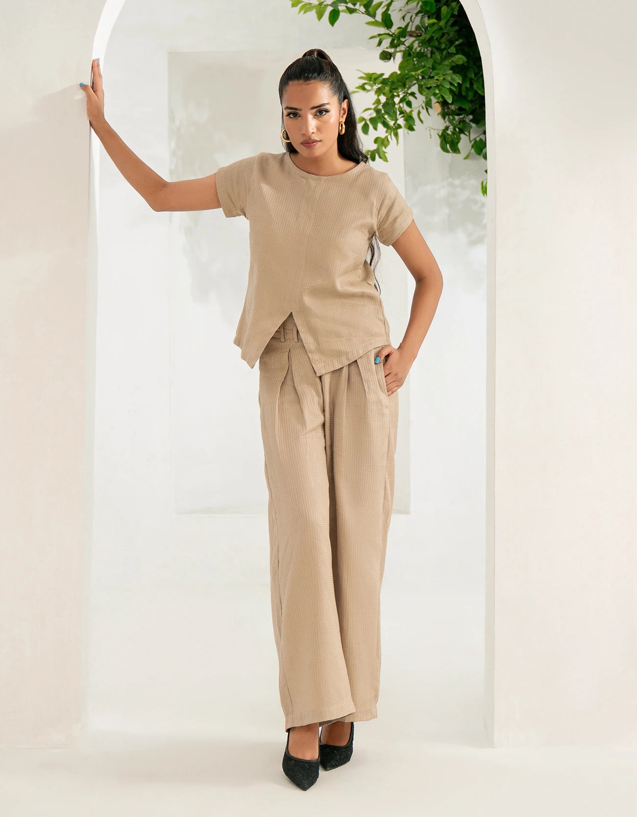 TEXTURED CAP SLEEVE TOP