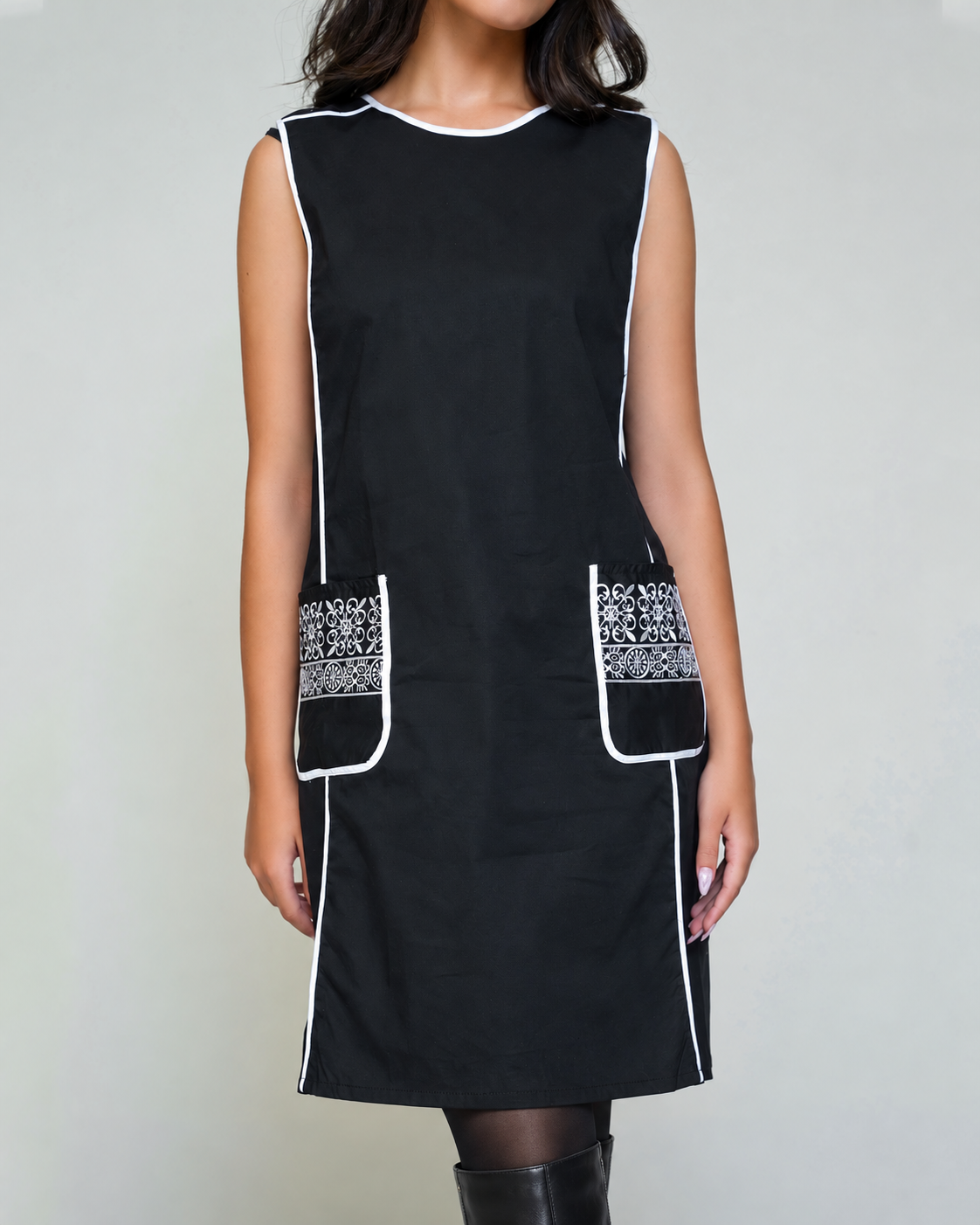 WOMEN SLEEVELESS PATCH POCKET DRESS