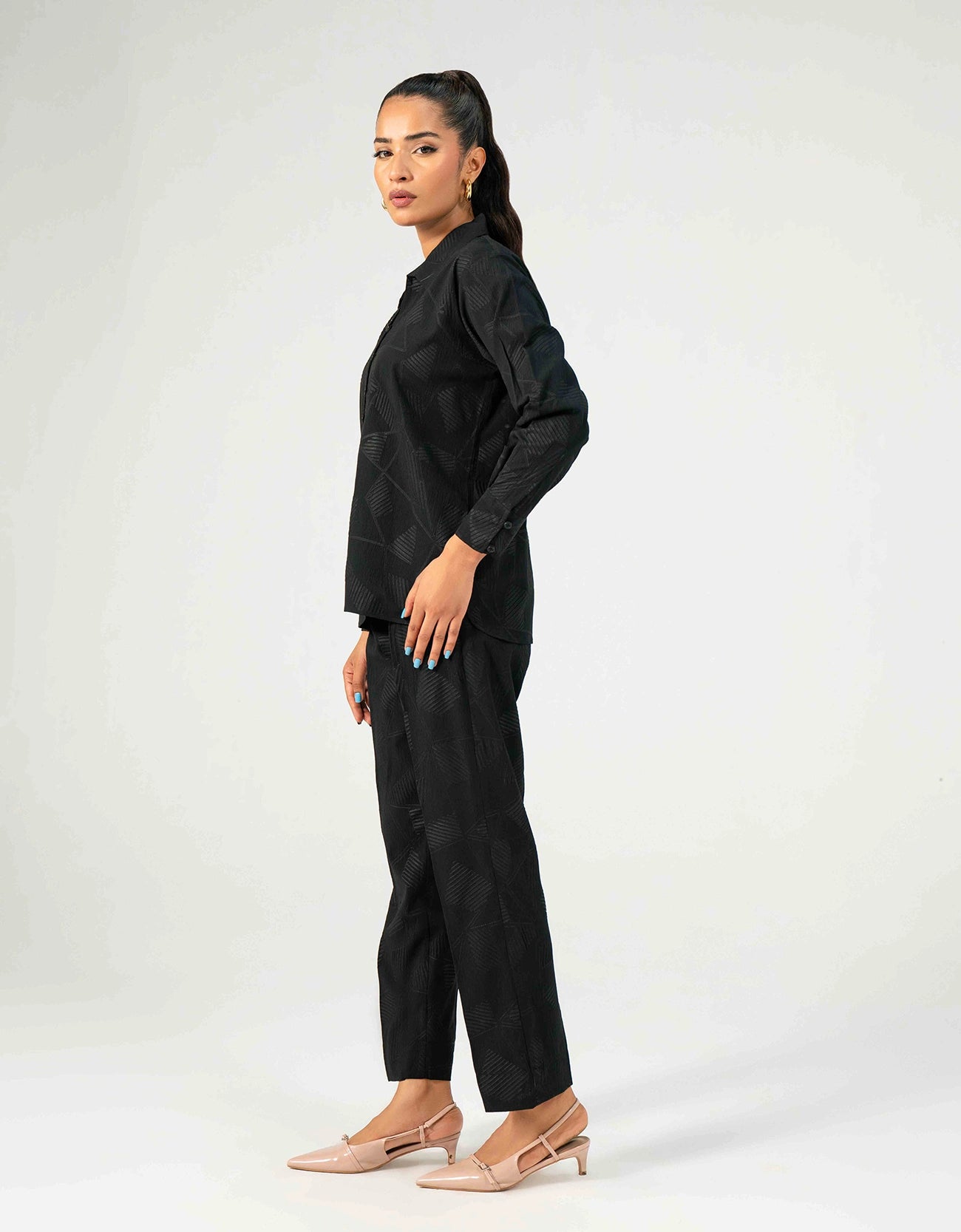 SELF TEXTURED SHIRT WITH LOOPS