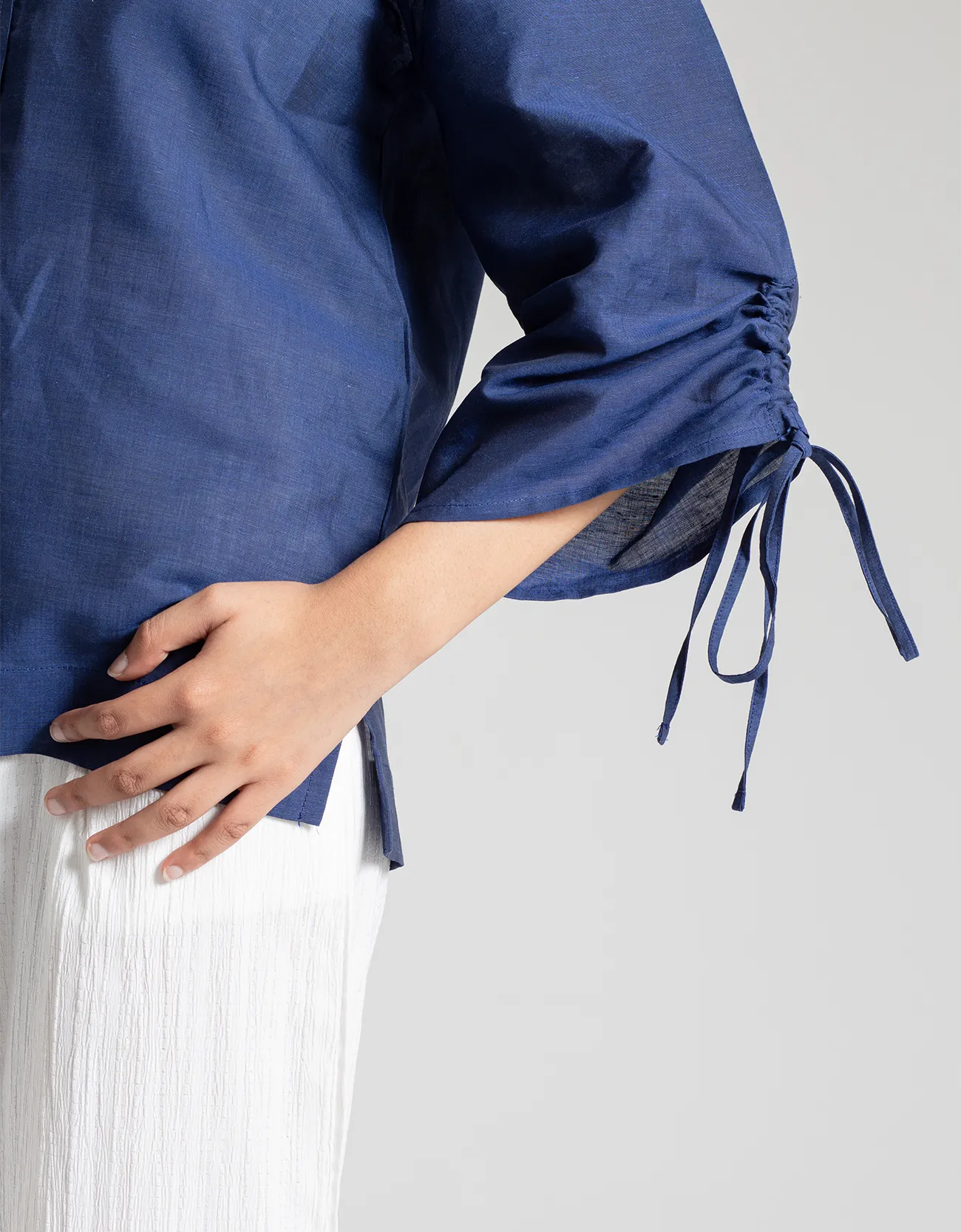 DRAWSTRING SLEEVE SHIRT