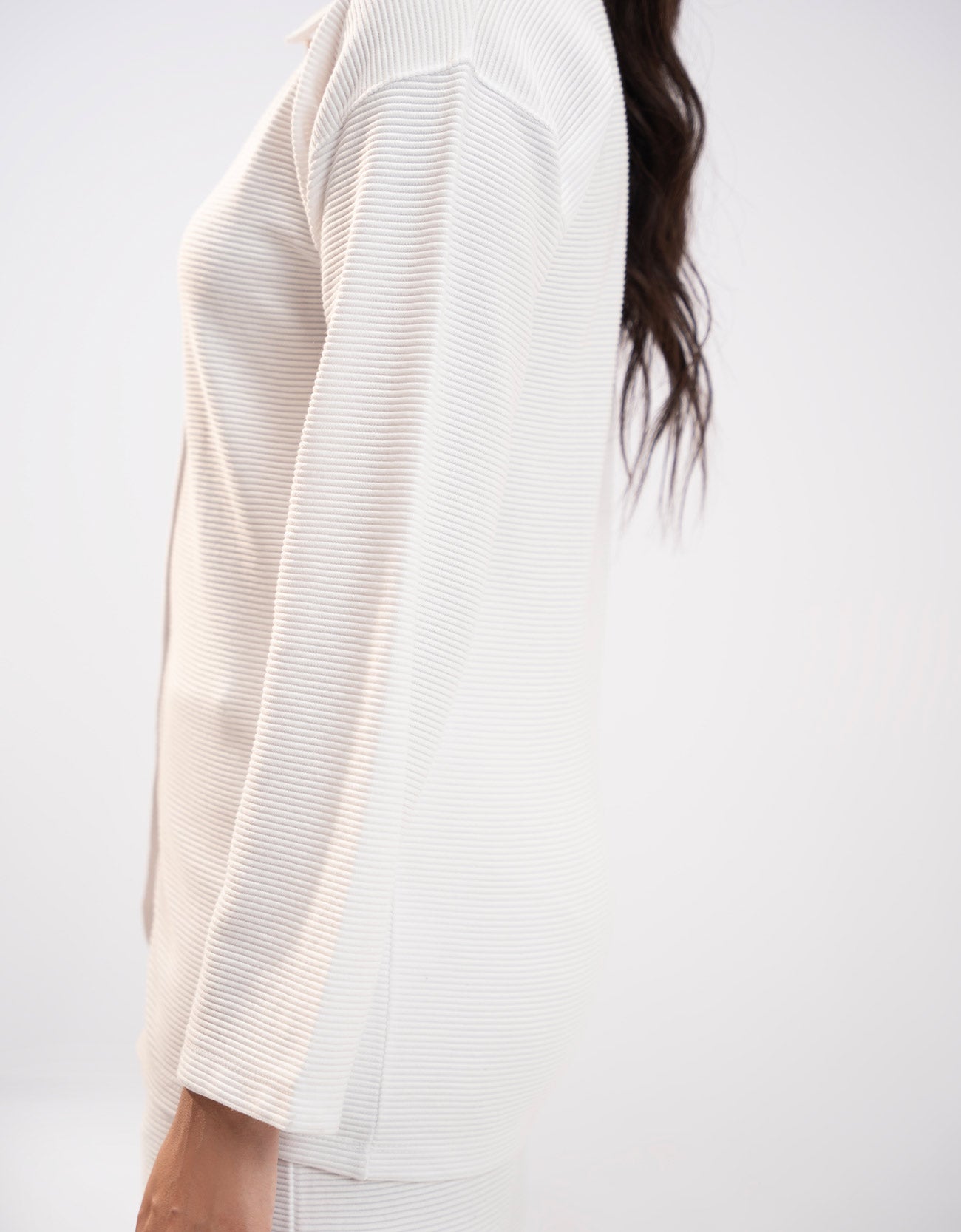 TEXTURED BUTTON DOWN SHIRT