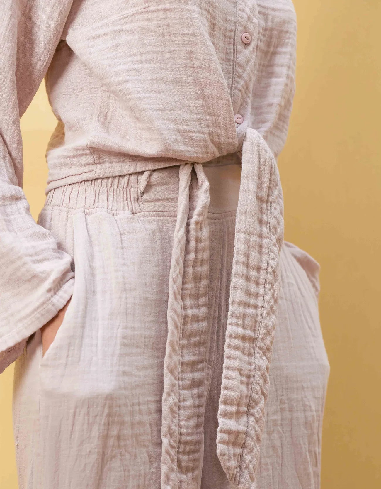 MUSLIN KNOTTED BUTTON UP TOP