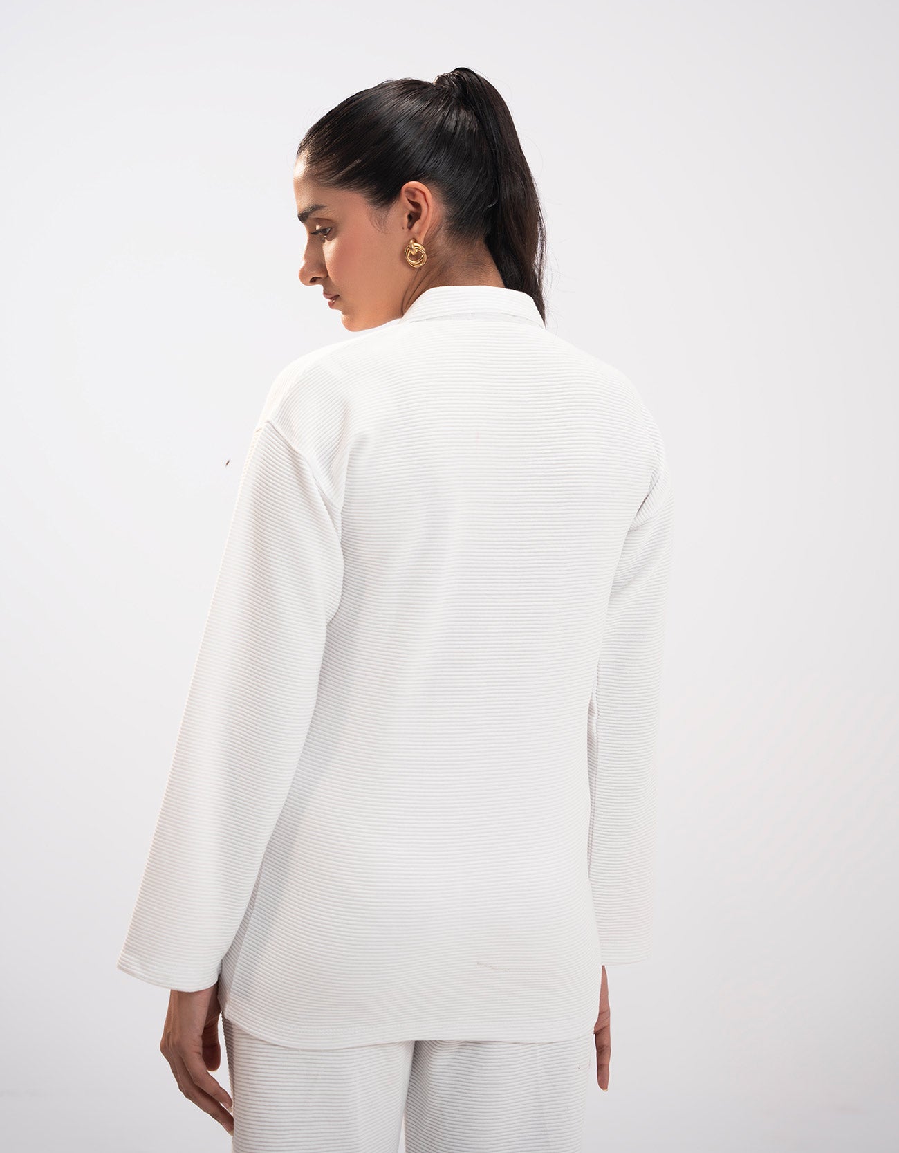 TEXTURED BUTTON DOWN SHIRT