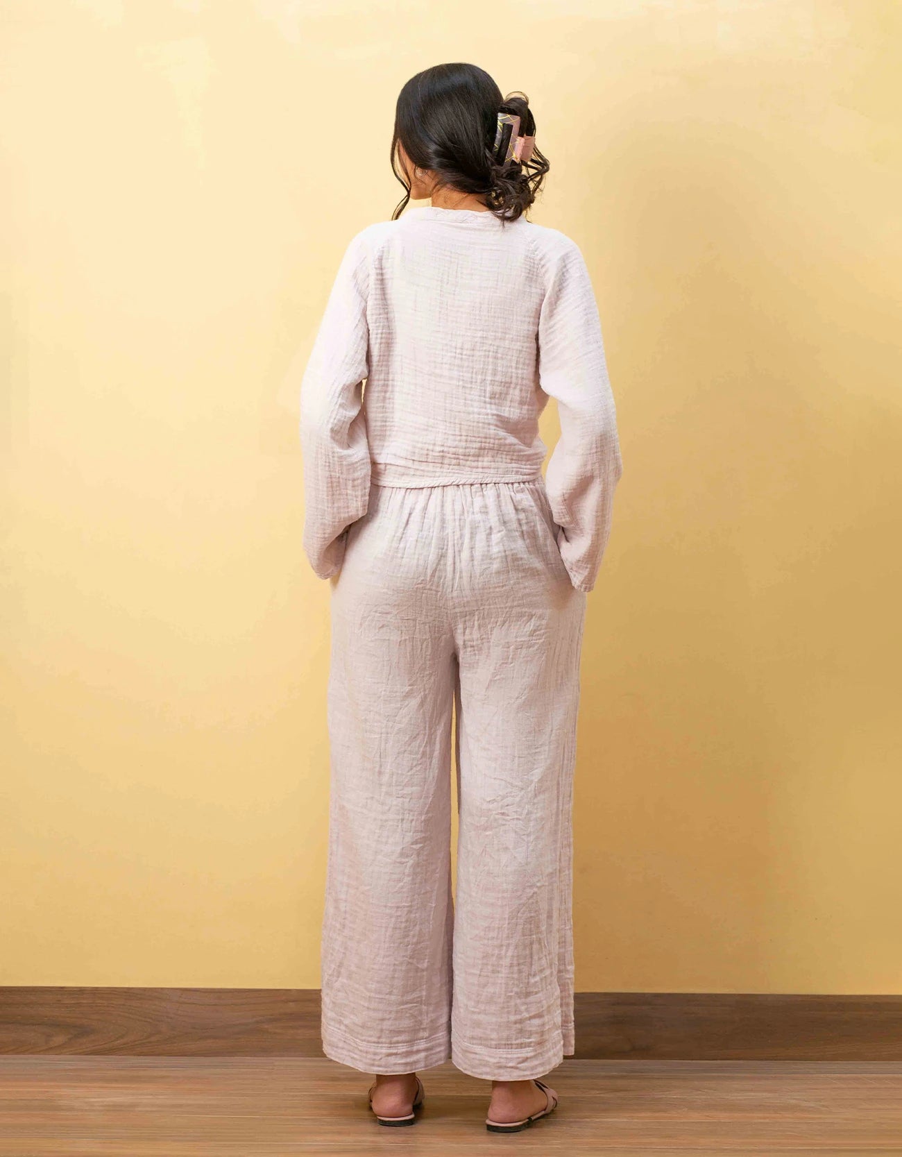 MUSLIN KNOTTED BUTTON UP TOP