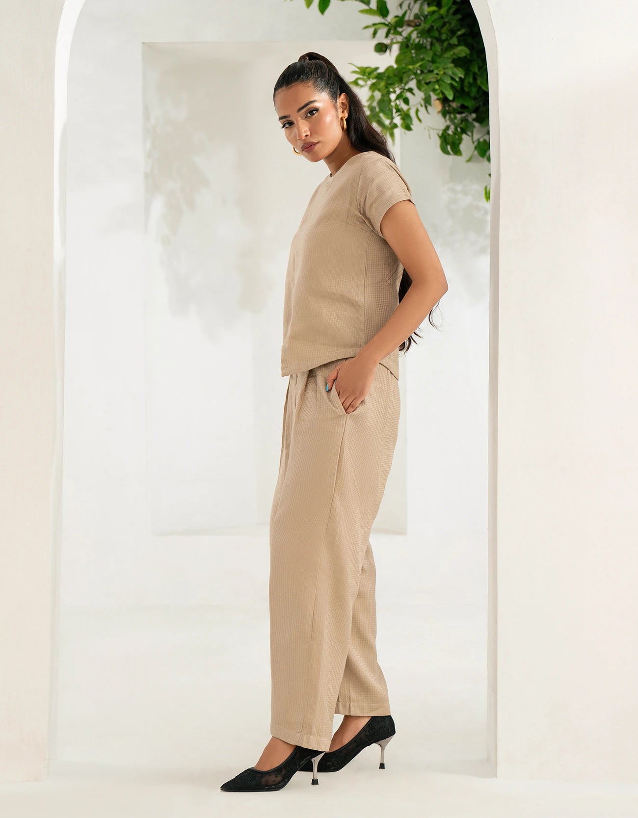 TEXTURED CAP SLEEVE TOP