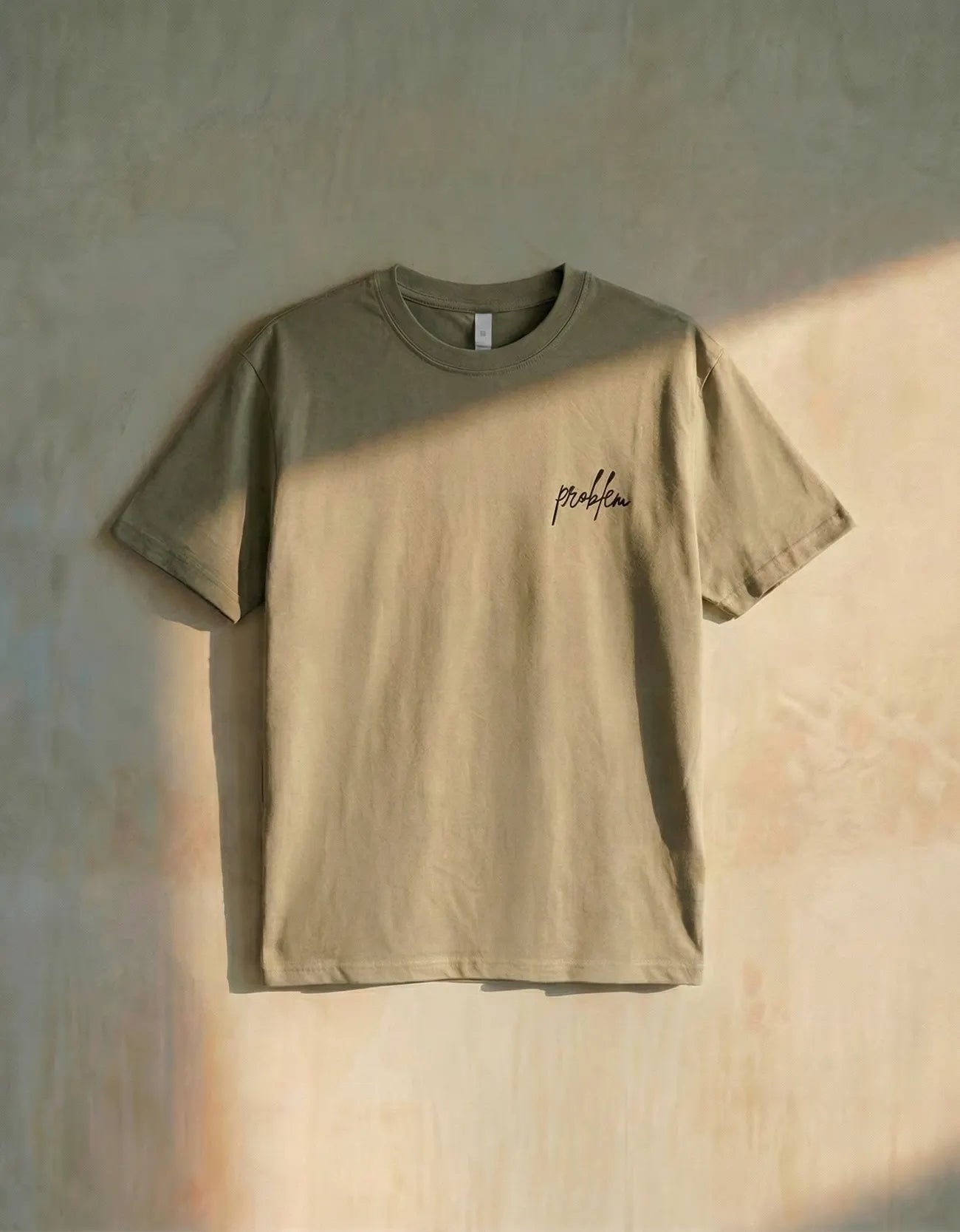 CURSIVE GRAPHIC TEE