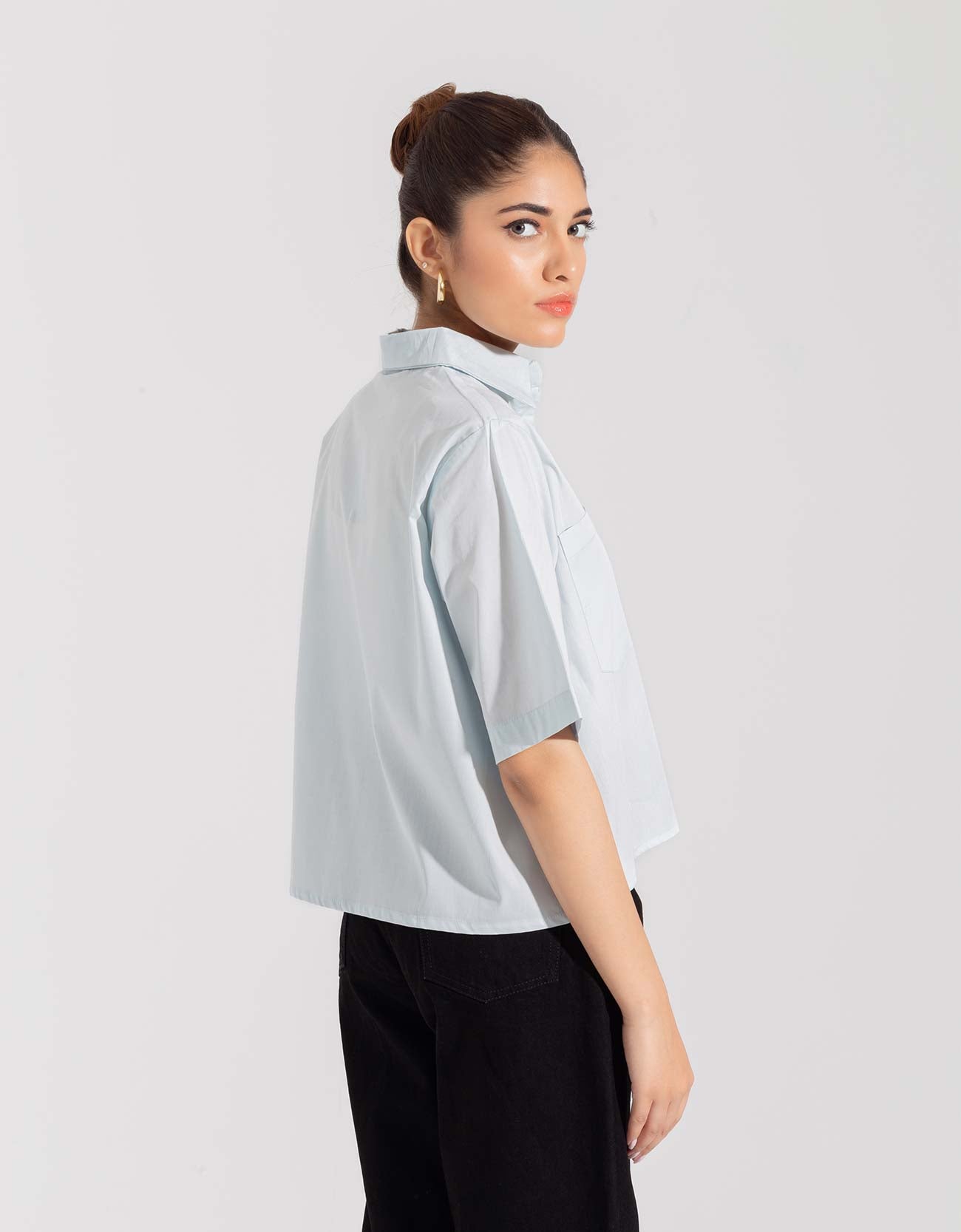 CROPPED PATCH POCKET SHIRT