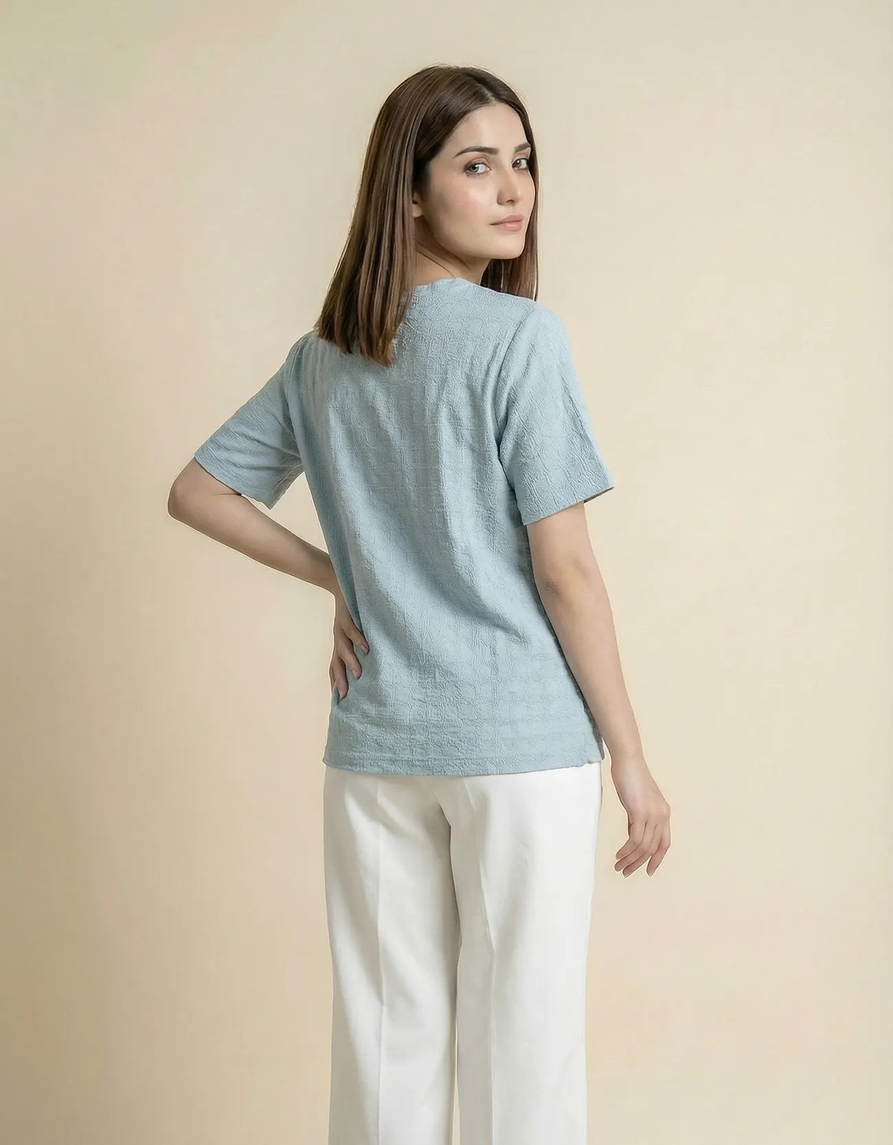 CHECKERED CREW NECK TEE