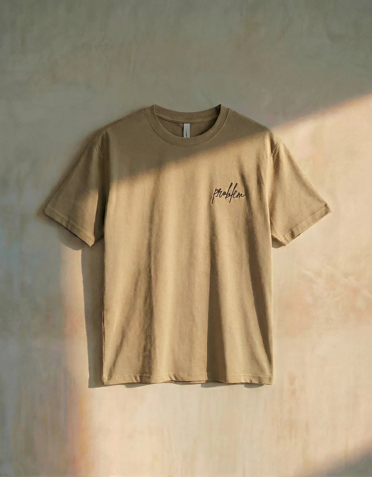 CURSIVE GRAPHIC TEE
