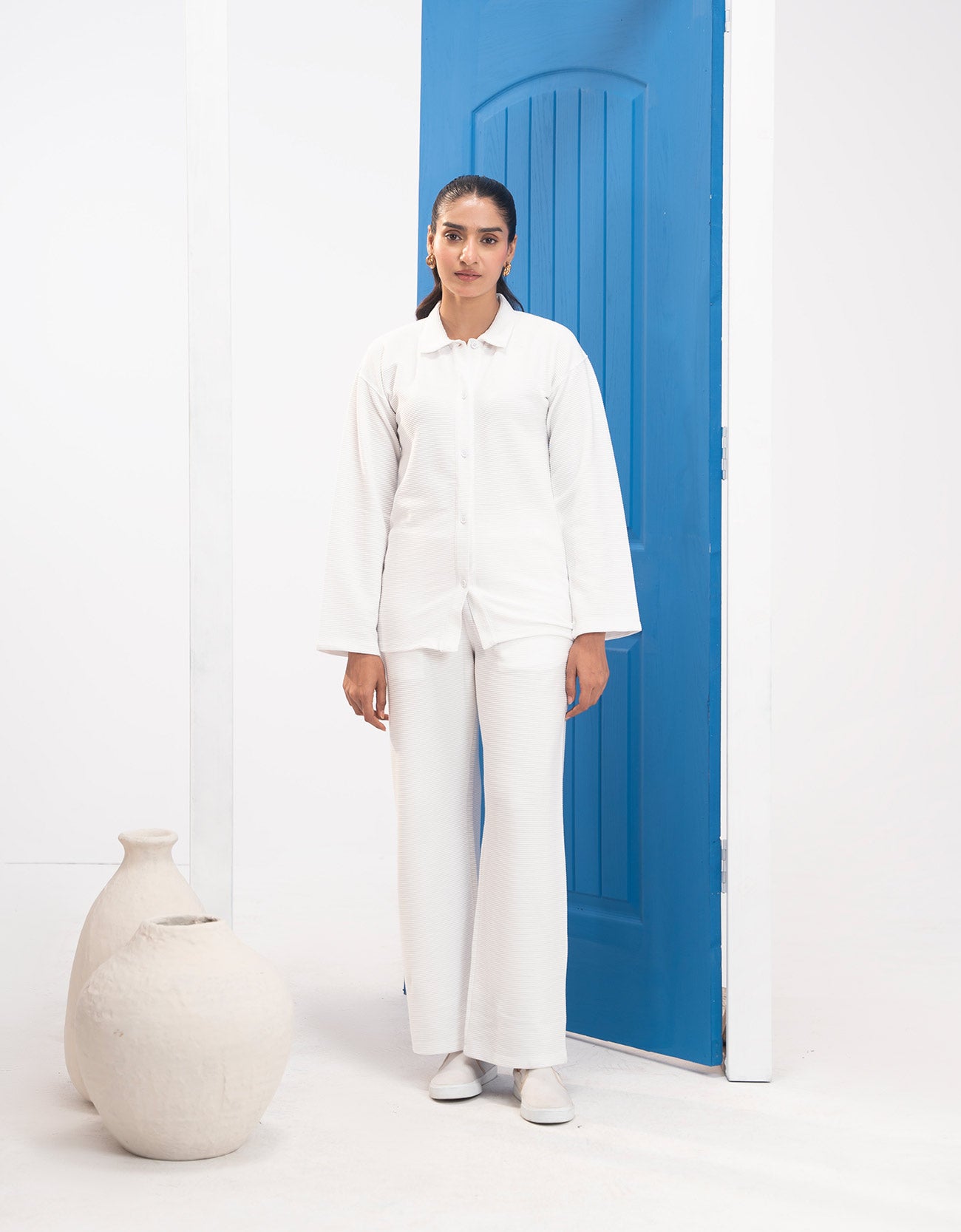 TEXTURED BUTTON DOWN SHIRT