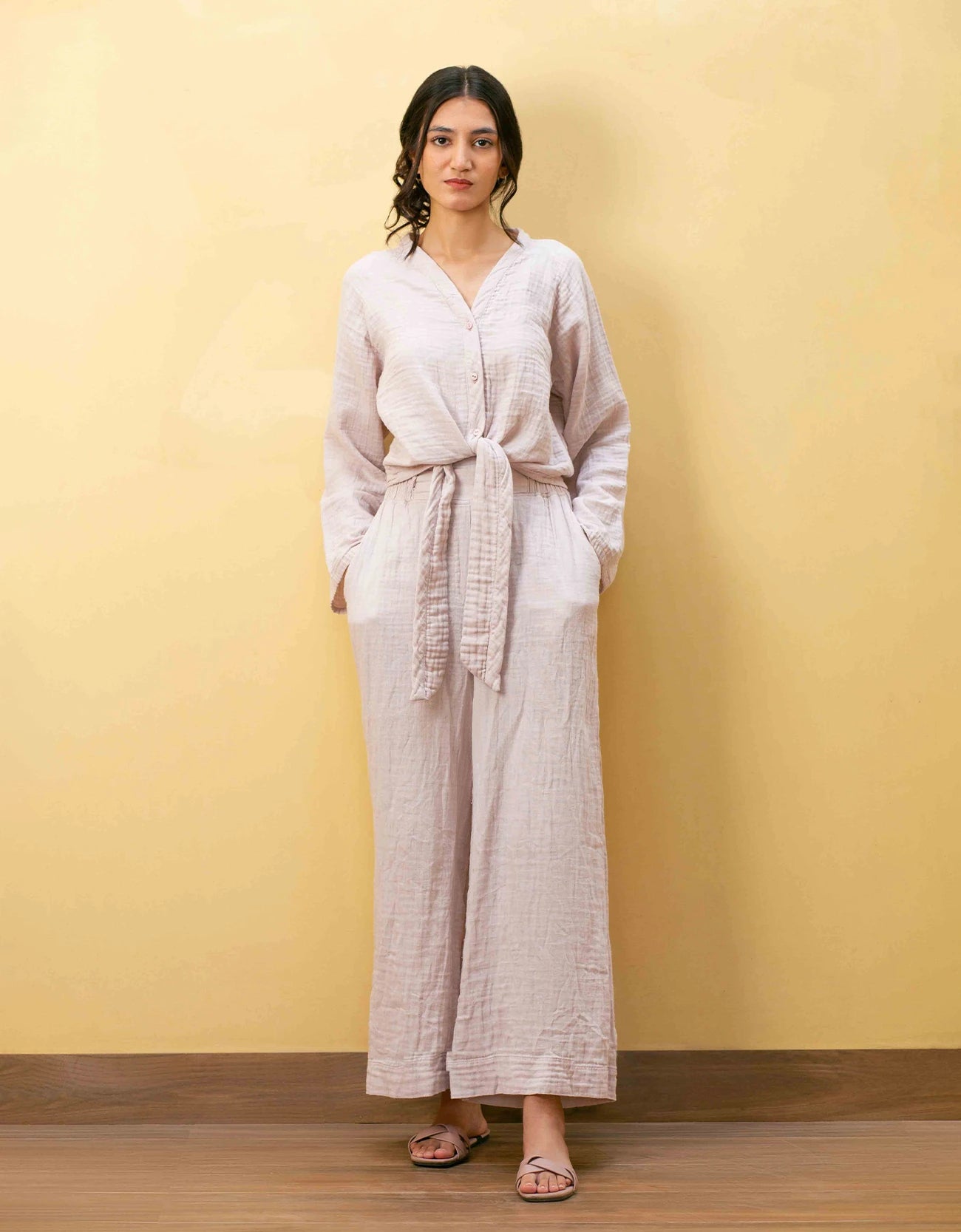 MUSLIN KNOTTED BUTTON UP TOP