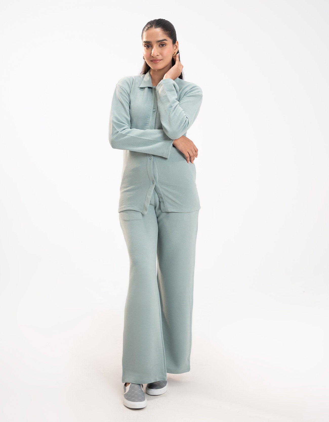 TEXTURED BUTTON DOWN SHIRT