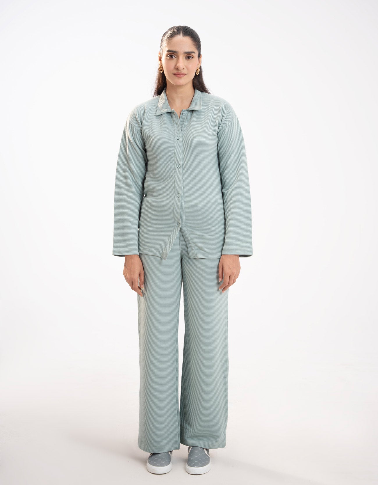 TEXTURED BUTTON DOWN SHIRT