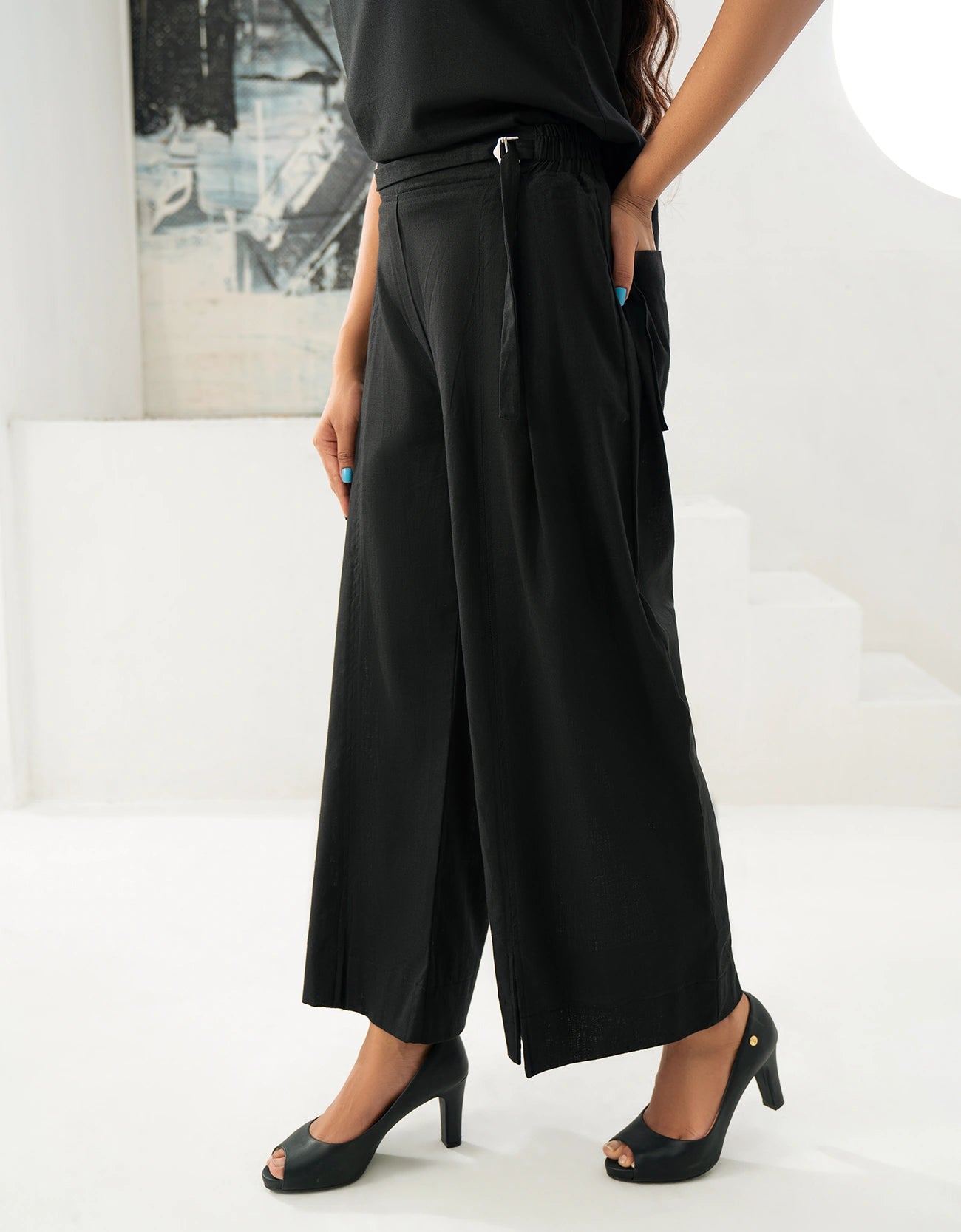 LINEN BUCKLED TROUSER WITH PANEL