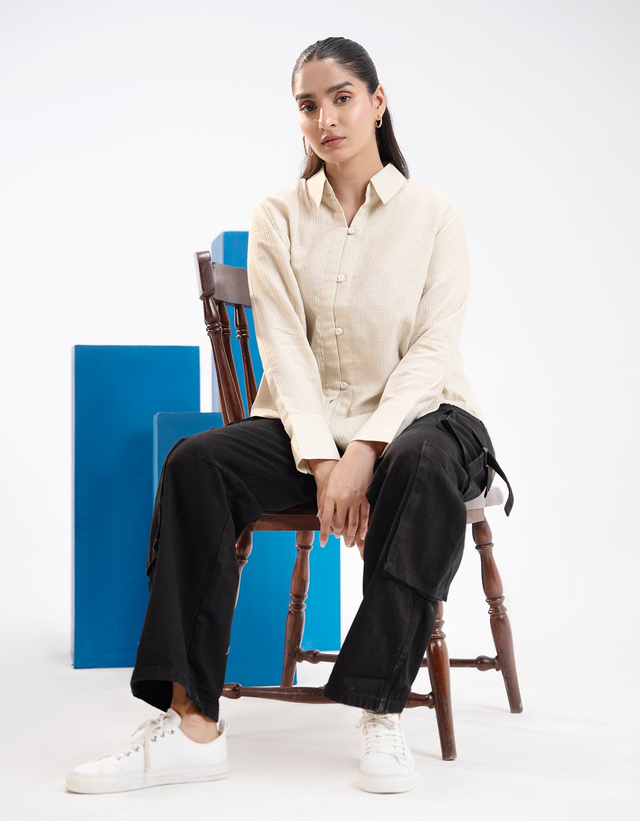 TEXTURED BUTTON DOWN SHIRT