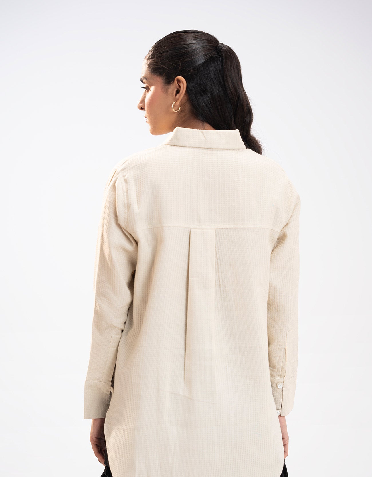 TEXTURED BUTTON DOWN SHIRT