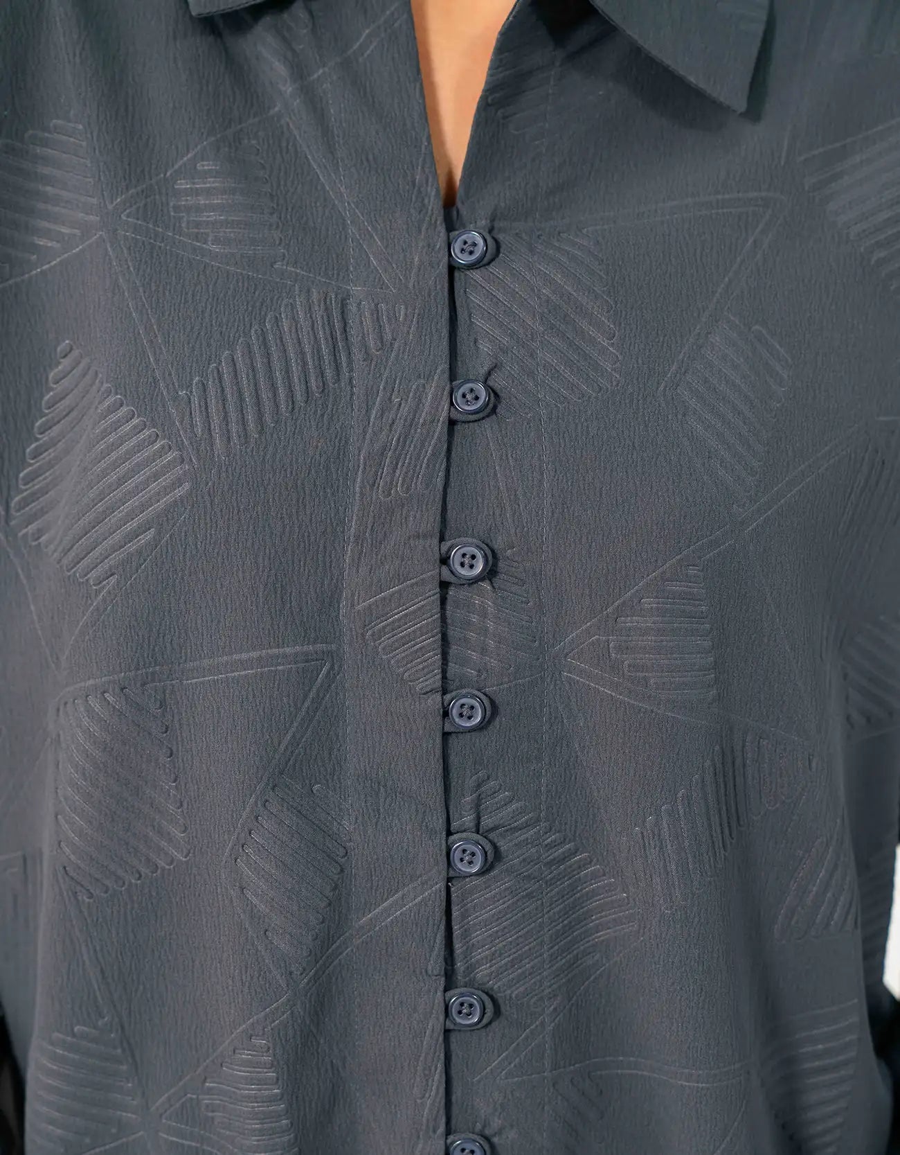 SELF TEXTURED SHIRT WITH LOOPS