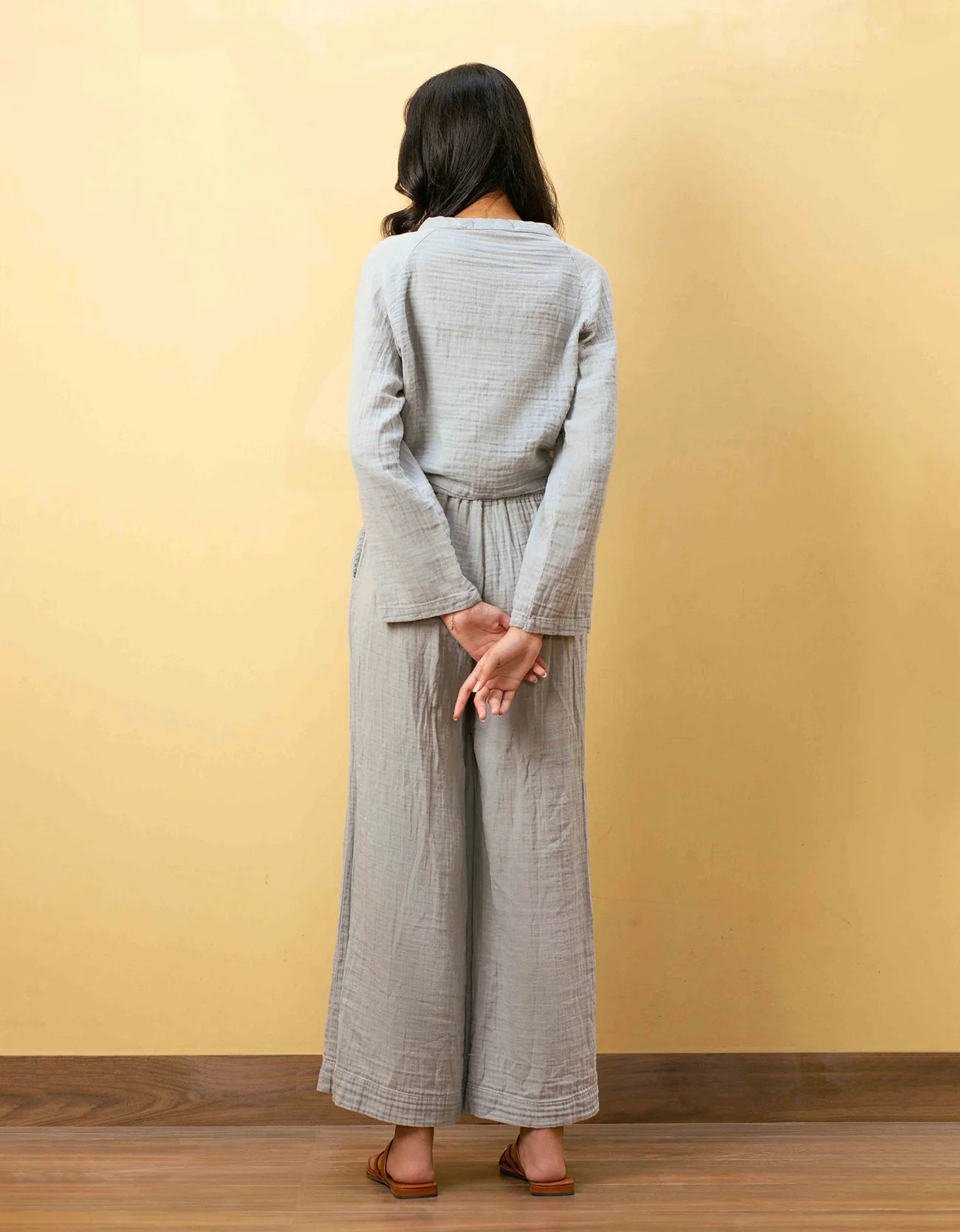 MUSLIN KNOTTED BUTTON UP TOP