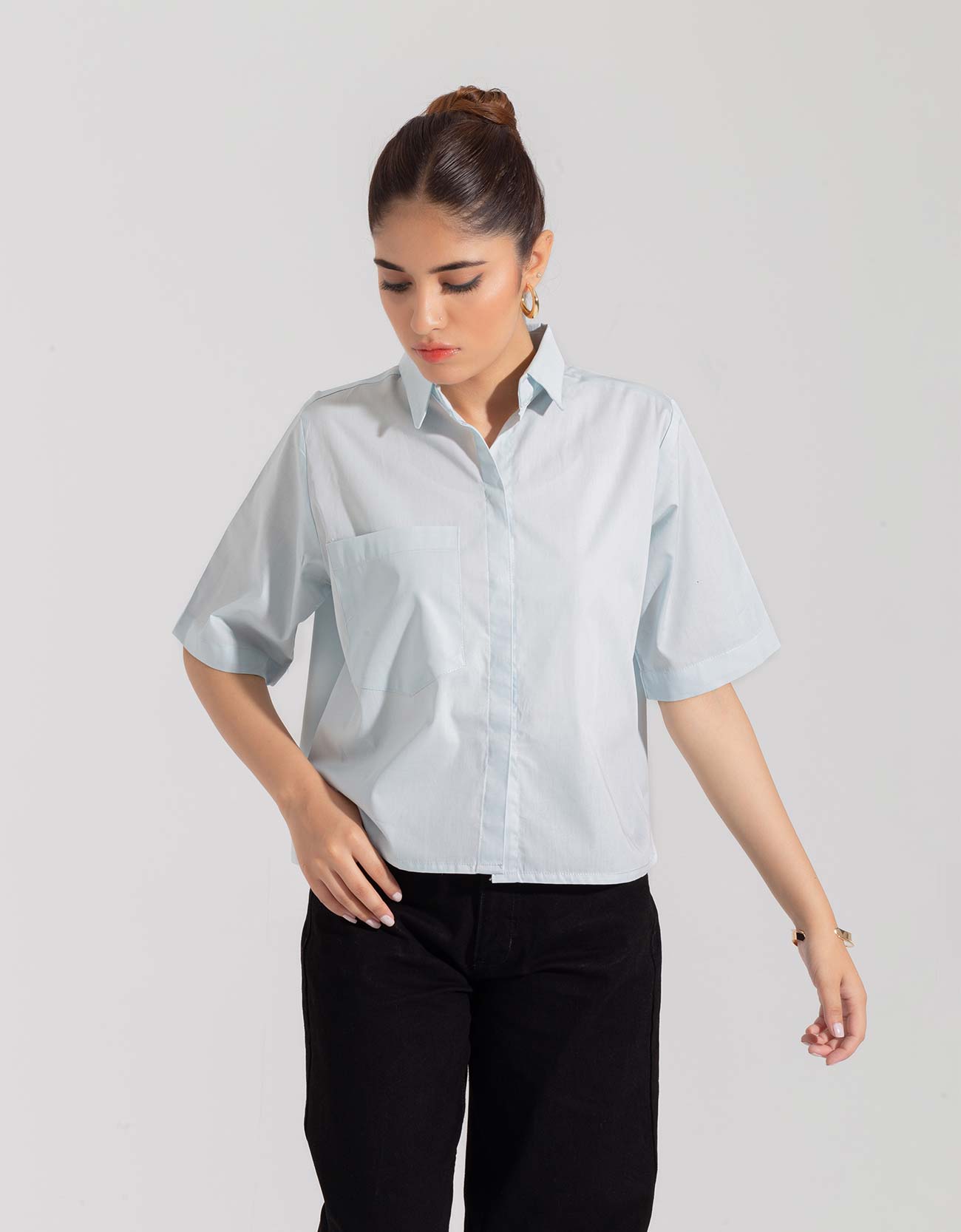 CROPPED PATCH POCKET SHIRT