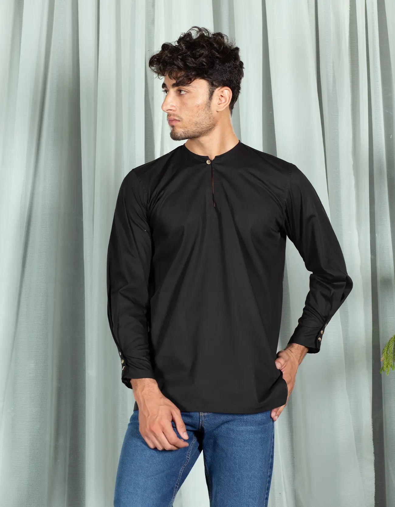 MEN’S CREW NECK KURTA