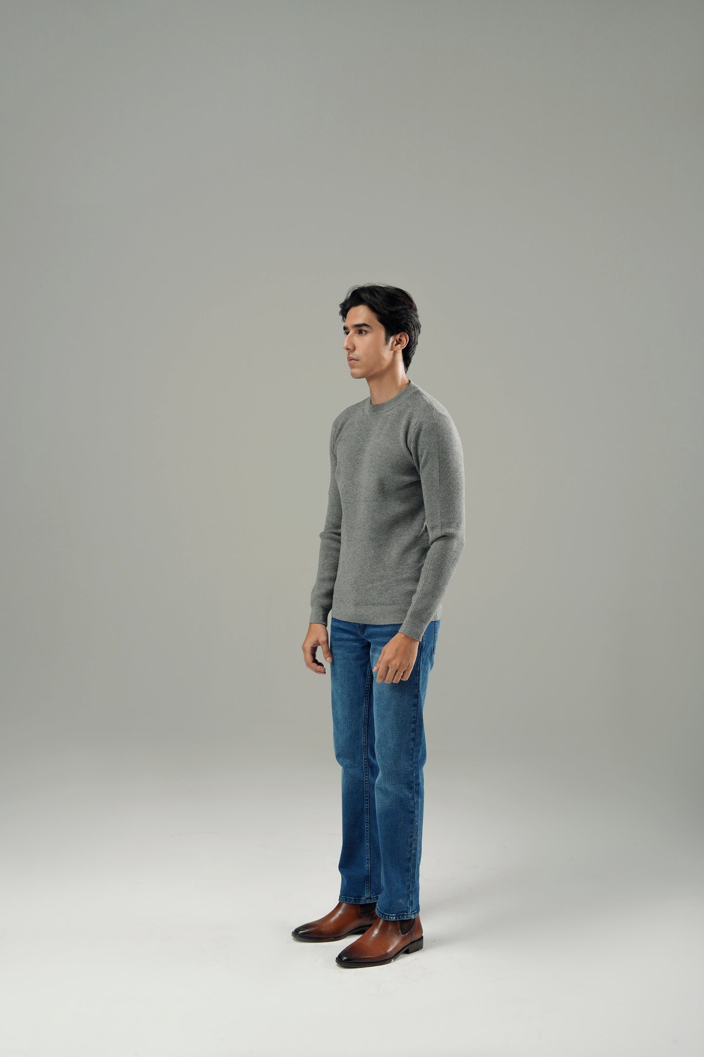 UNISEX CREW NECK SWEATER