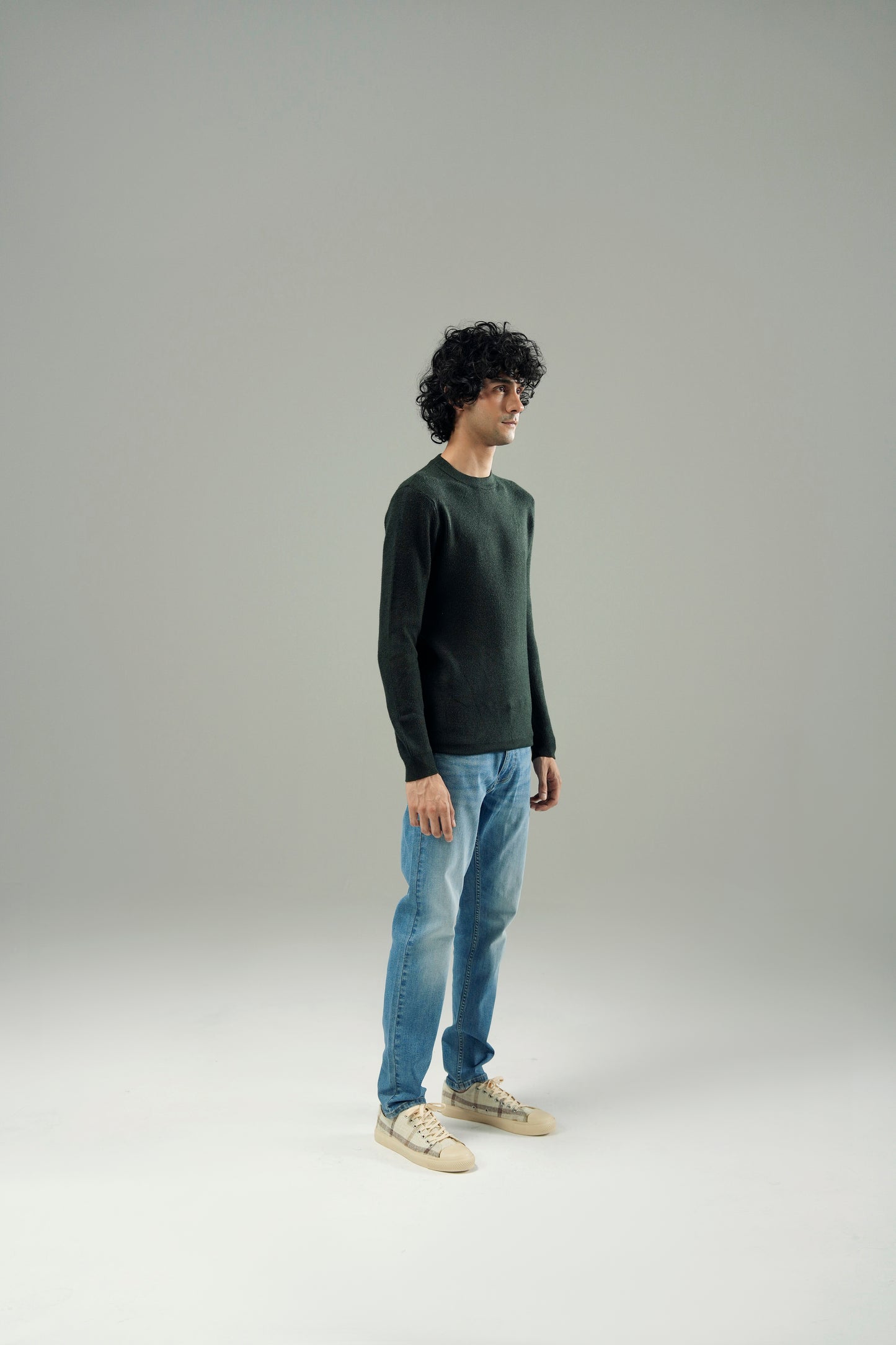 UNISEX CREW NECK SWEATER